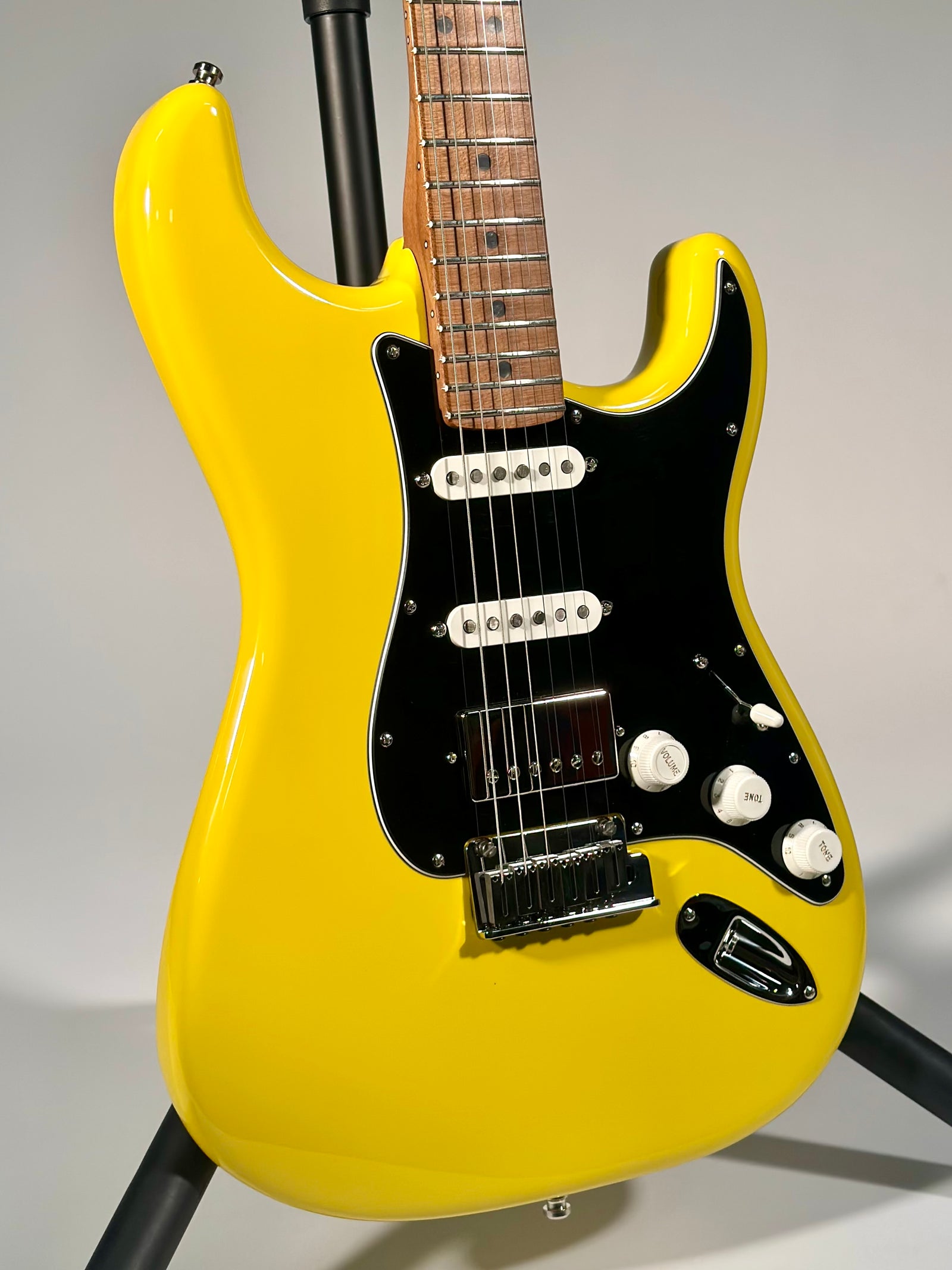 Fender Limited Edition HSS American Ultra II Stratocaster, Graffiti Yellow