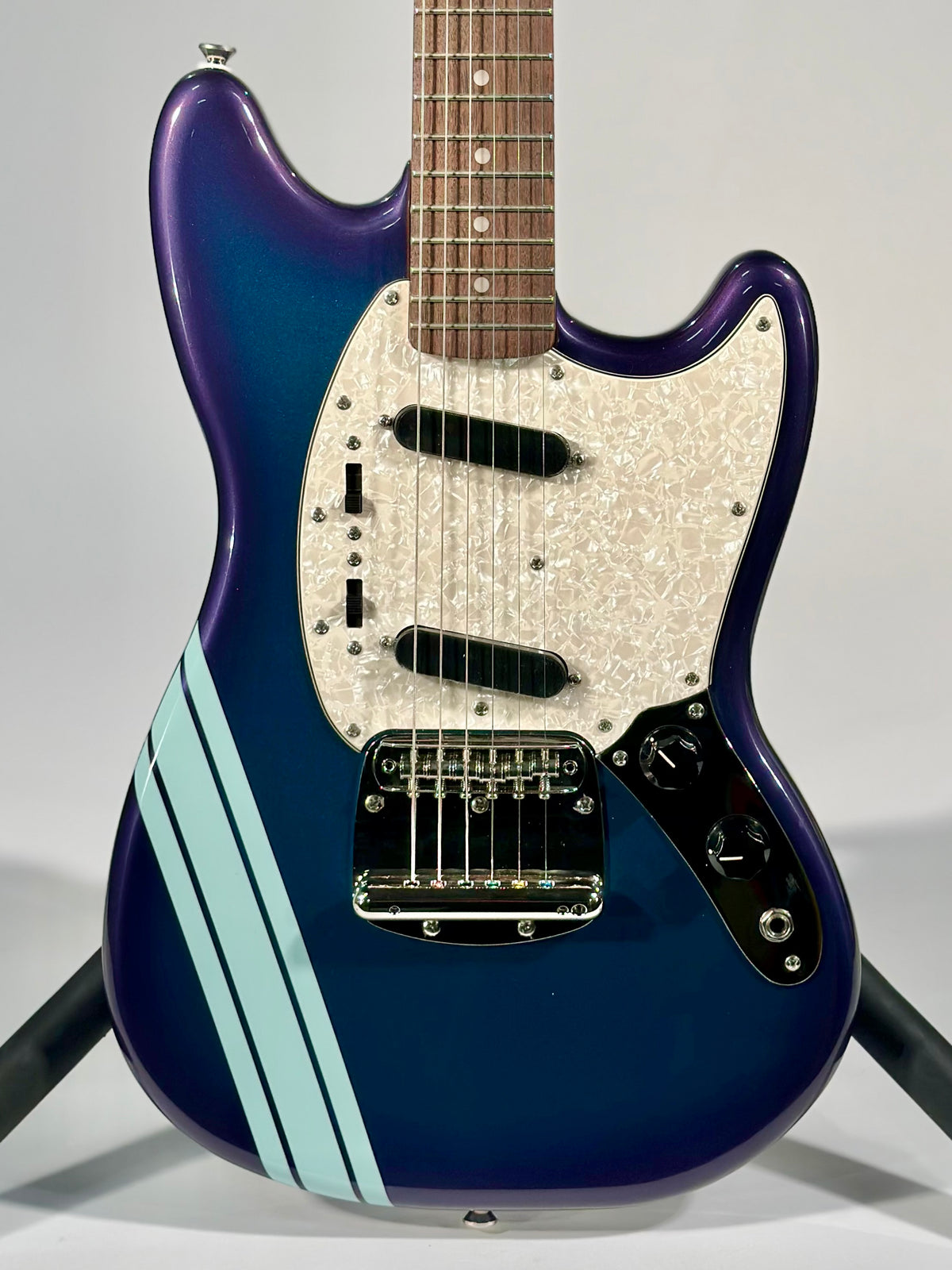 Squier FSR Classic Vibe 1960s Mustang, Competition Burgundy