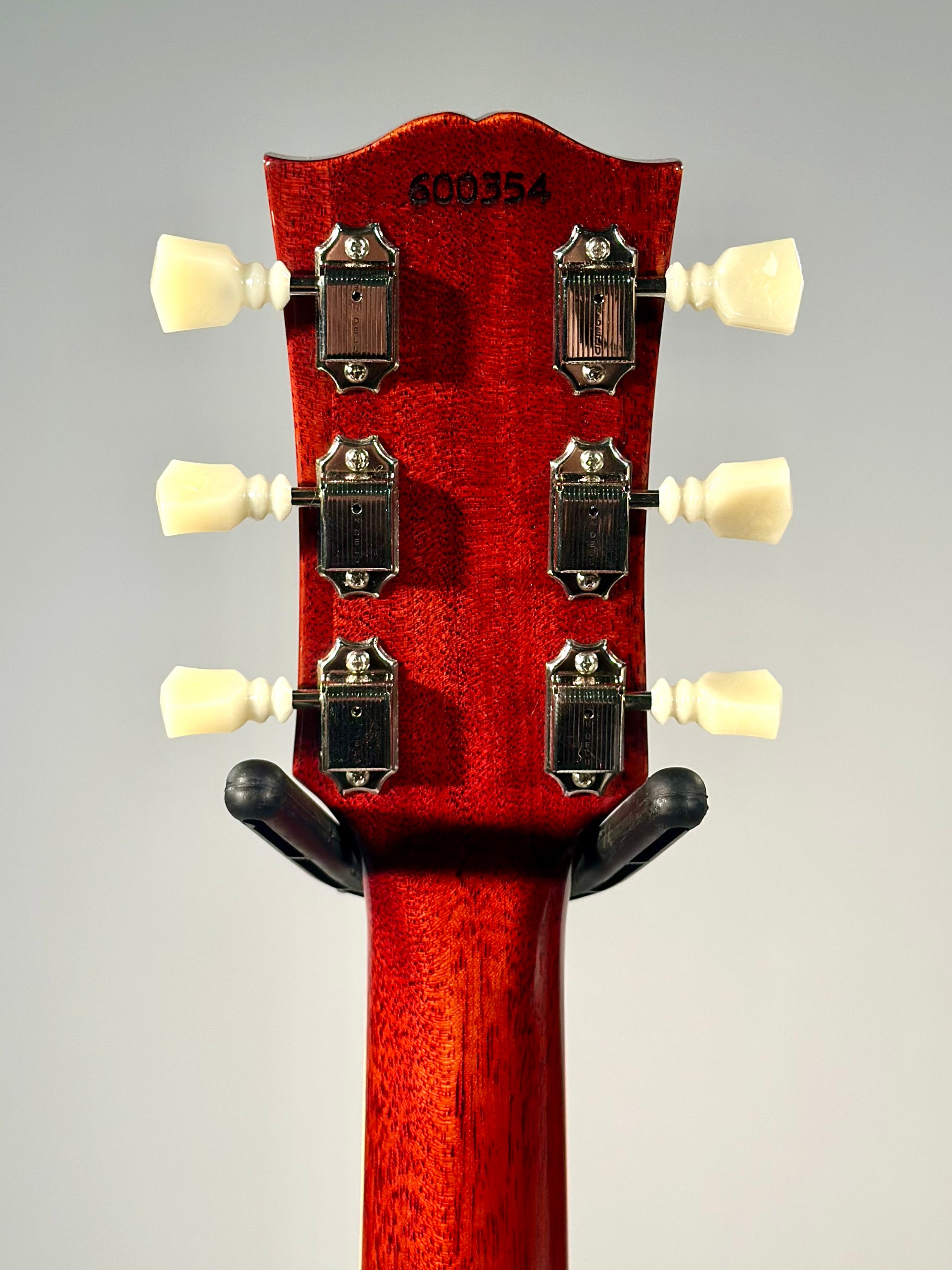 Gibson Custom Shop 1964 SG Standard Maestro VOS, Cherry