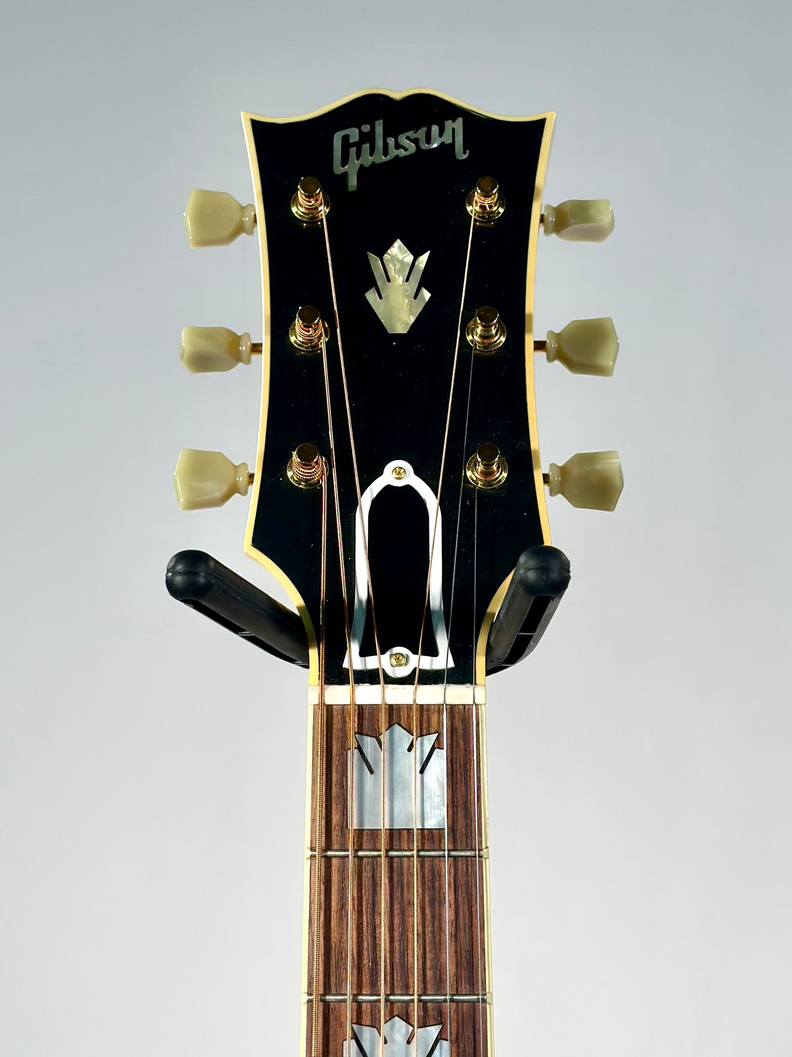 Gibson 1957 SJ-200, Antique Natural (Finish Flaw)