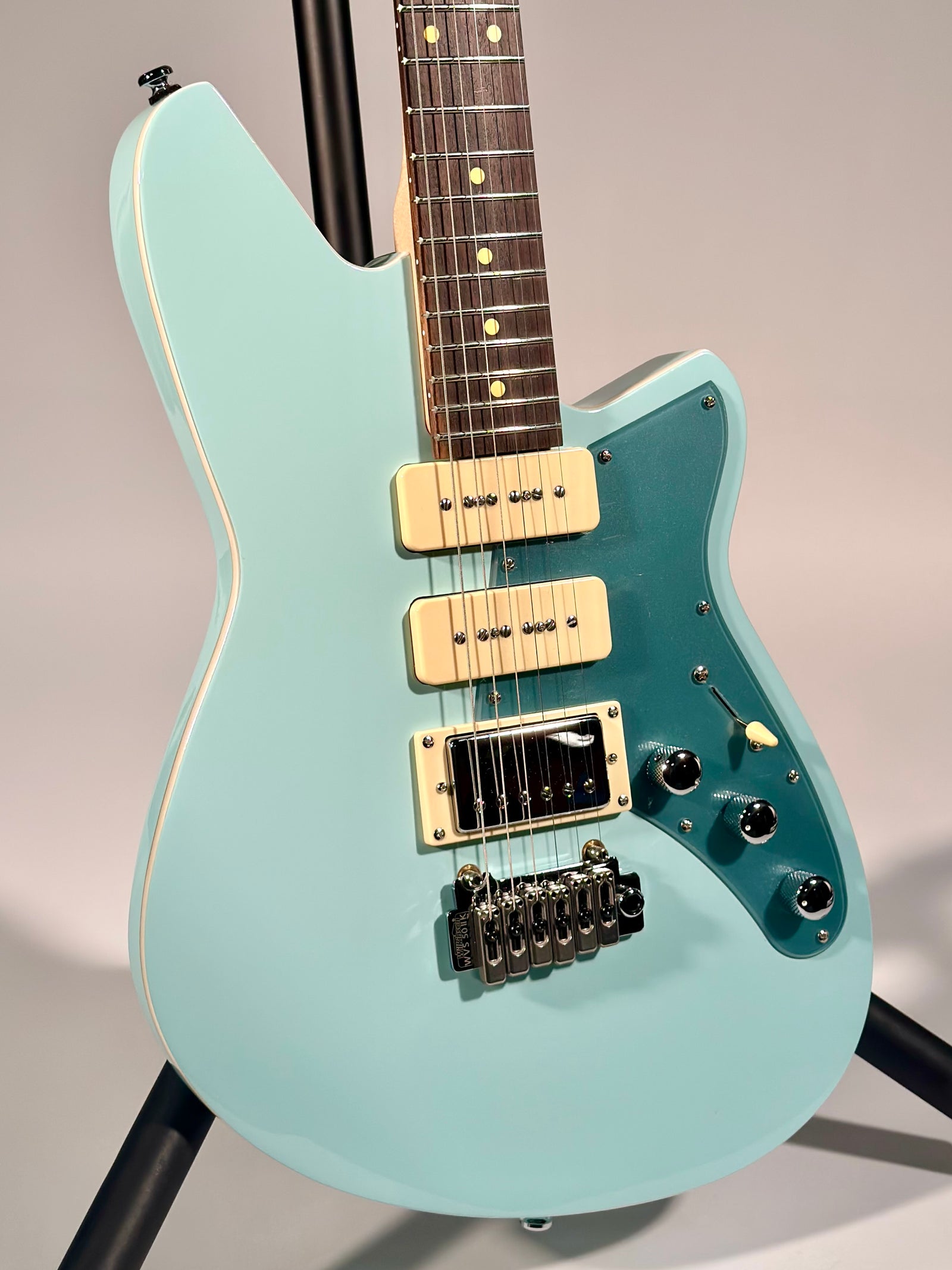 Reverend Six Gun HPP, Chronic Blue