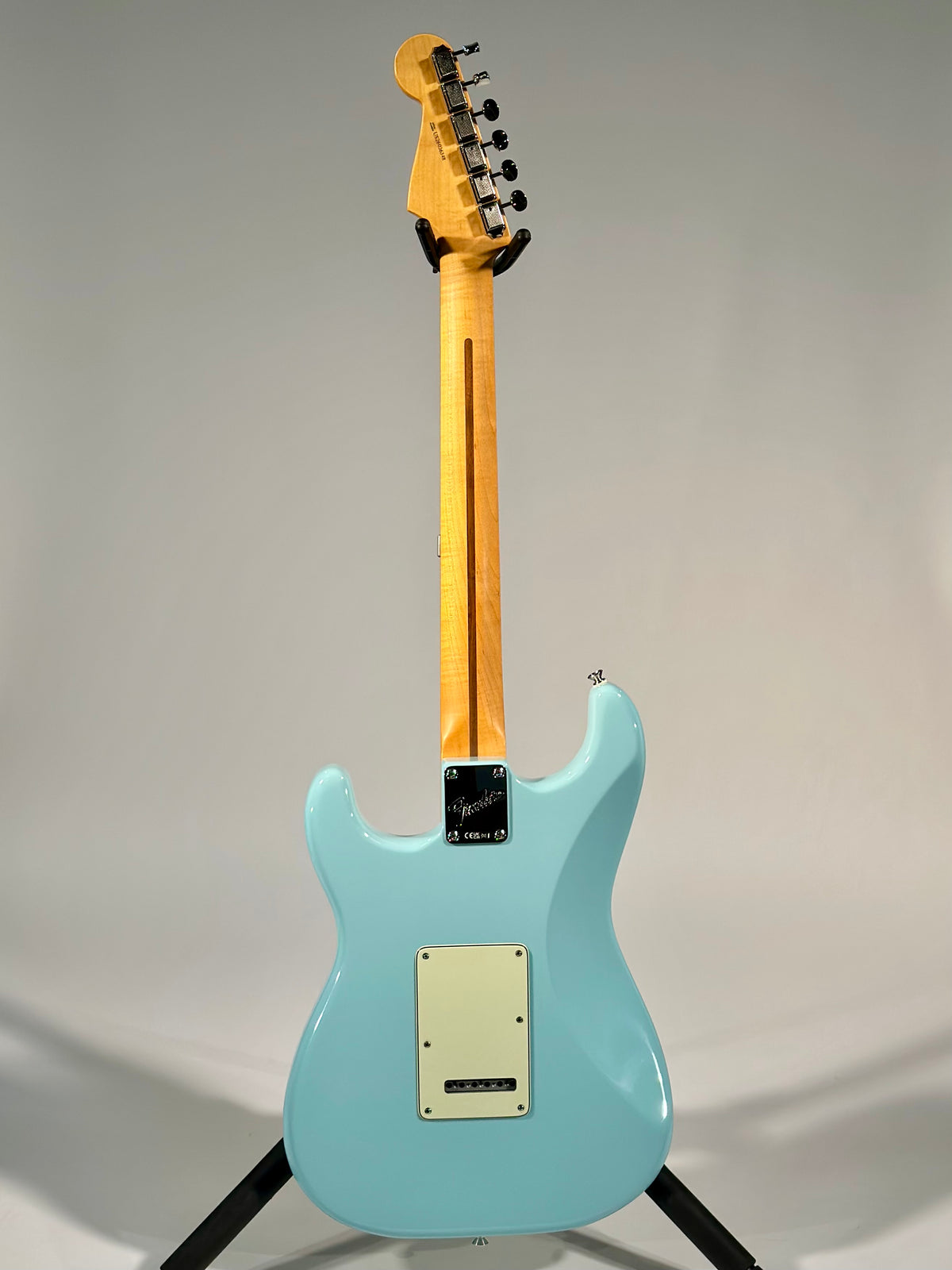Fender Limited Edition American Professional Classic Silent System Stratocaster, Daphne Blue