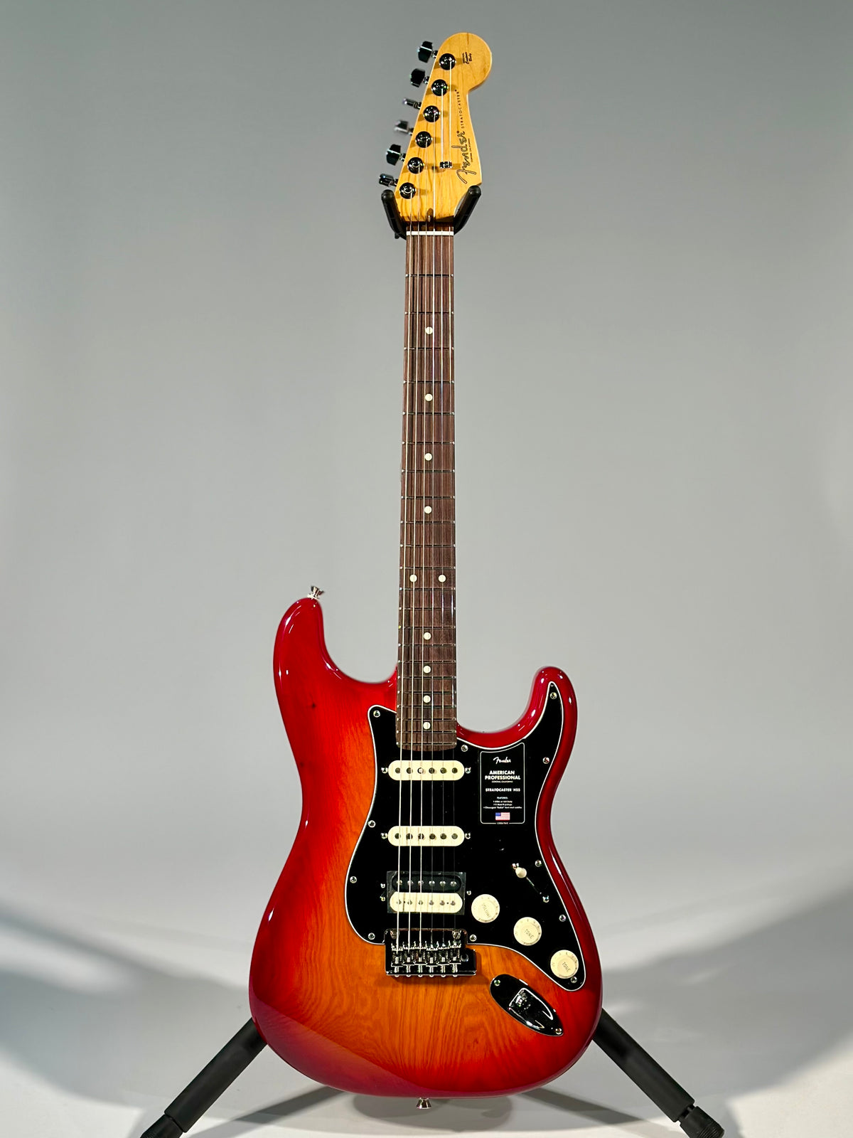 Fender American Professional Stratocaster HSS, Aged Cherry Burst