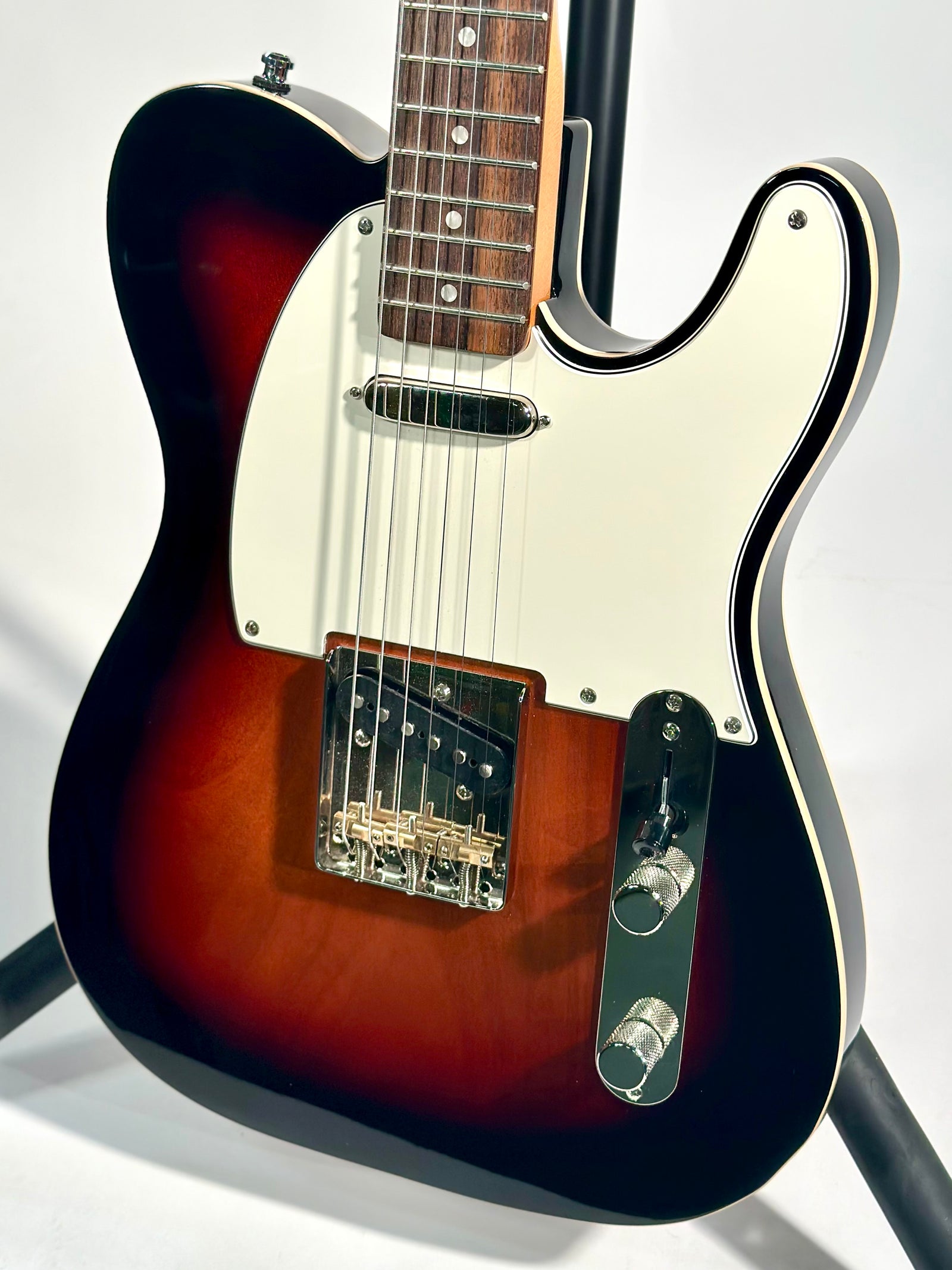 Squier Classic Vibe '60s Custom Telecaster, 3-Tone Sunburst (Consignment)