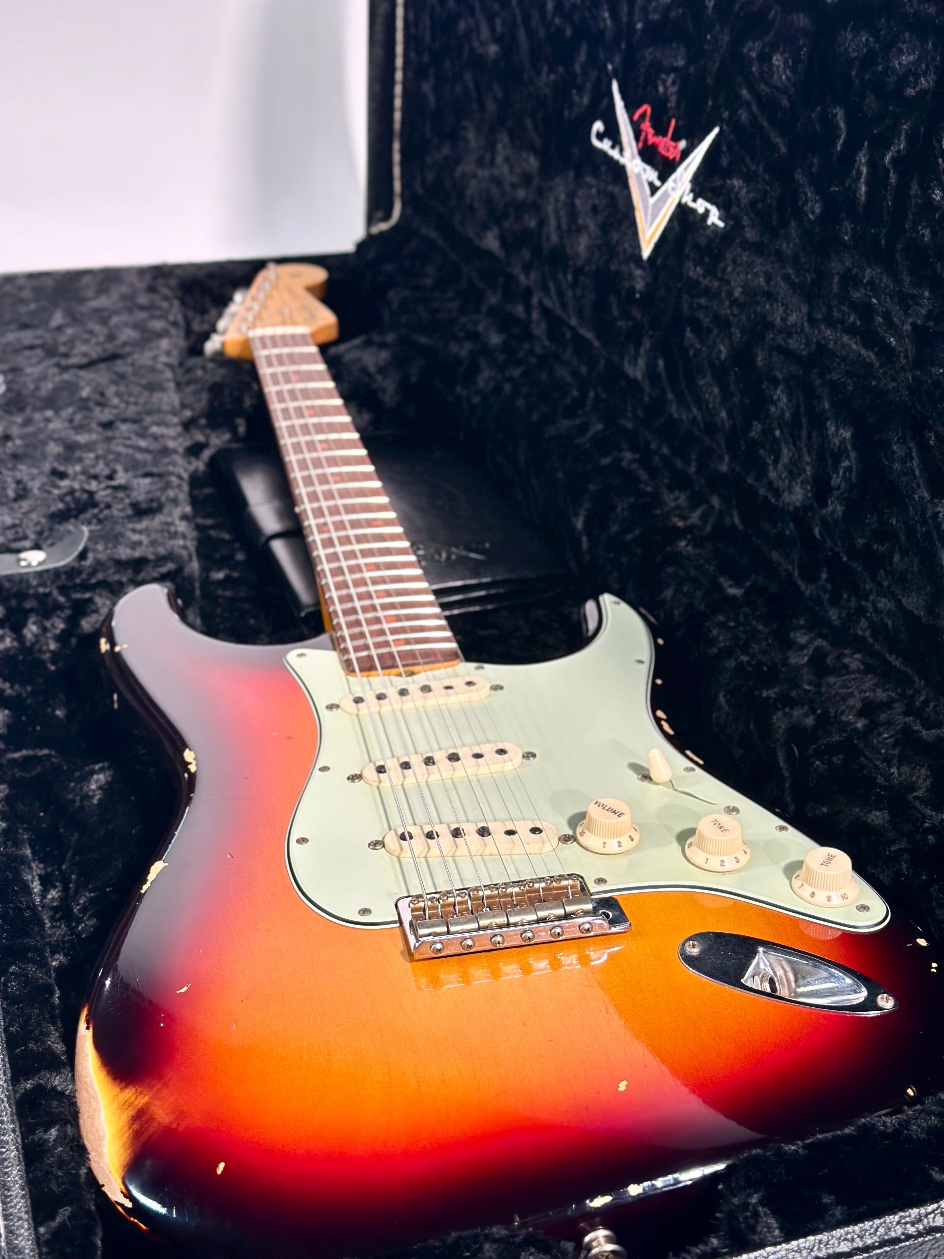Fender Custom Shop Willcutt "The 63" Stratocaster Relic, 3-Tone Sunburst (Trade In)