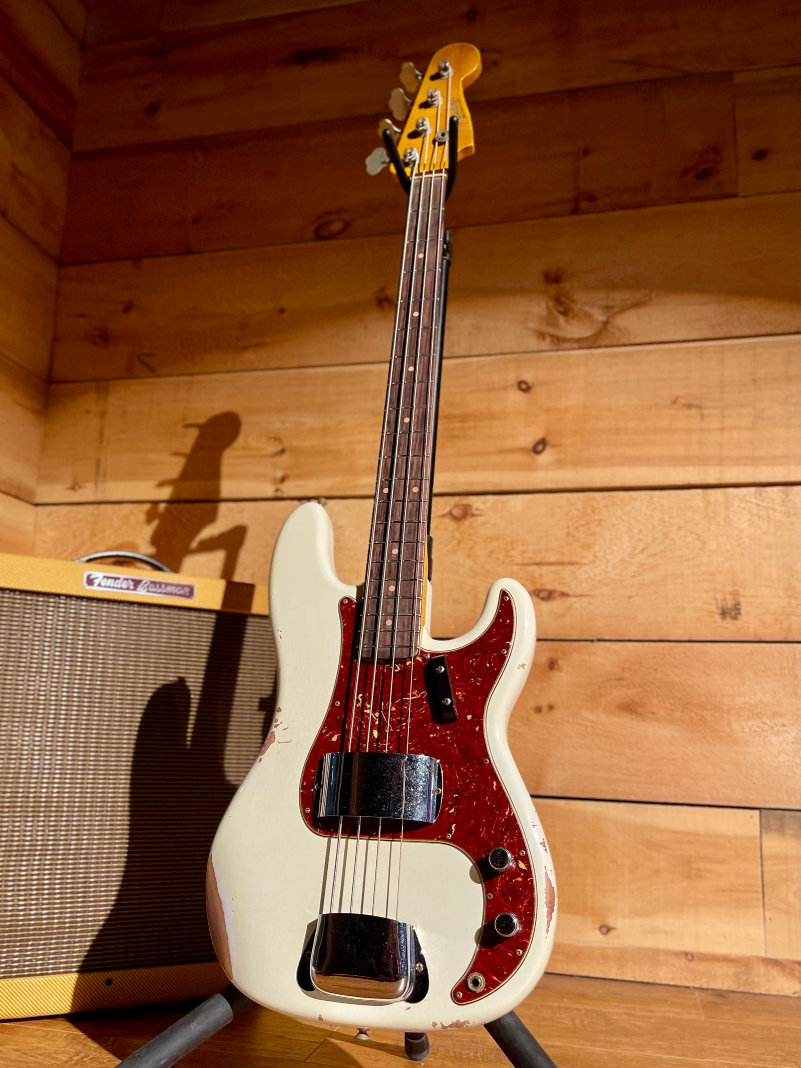Fender Custom Shop 1960 Precision Bass Relic,  Rosewood Fingerboard, Super Faded Aged Olympic White