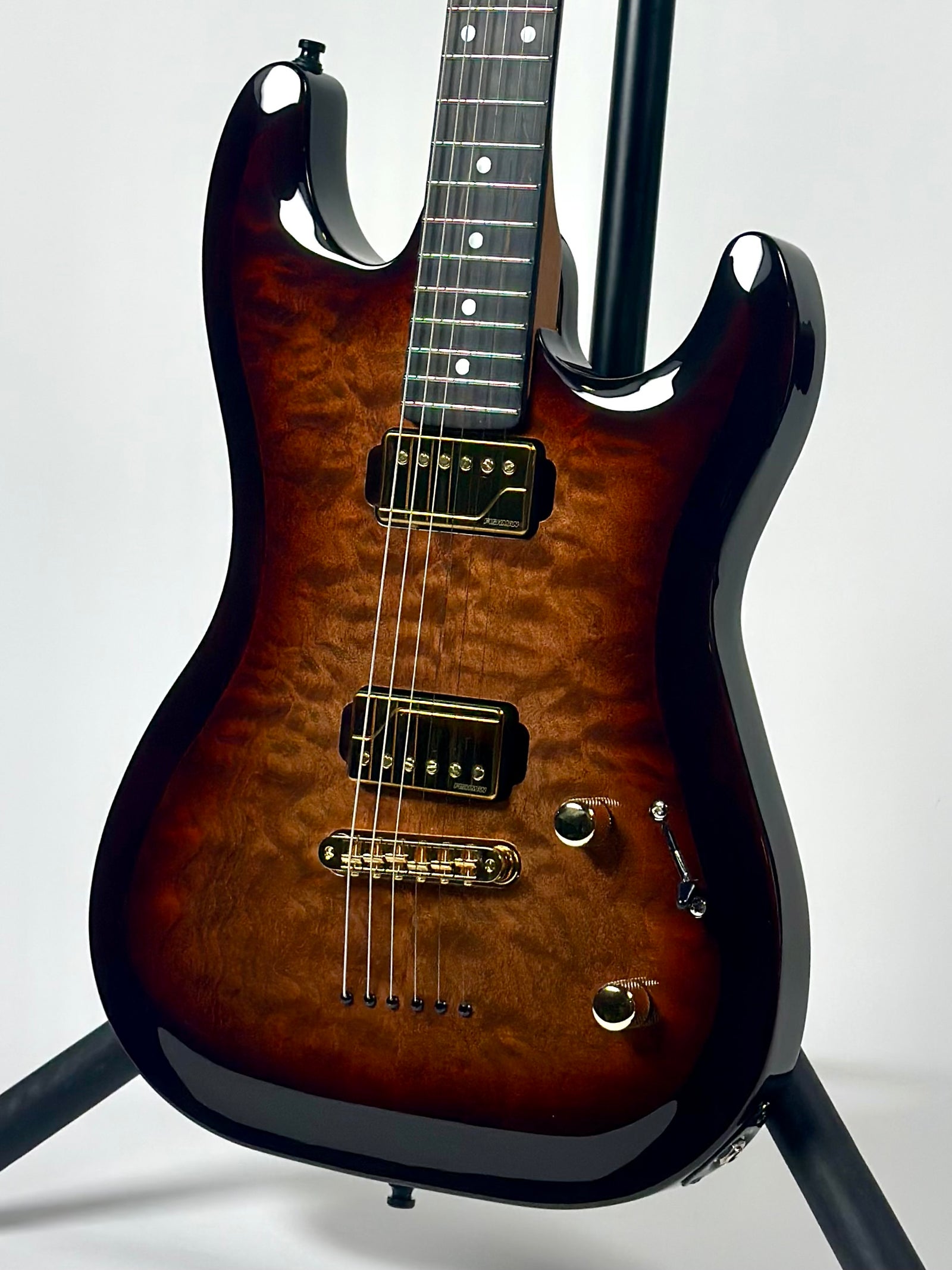 Godin Guitars Artisan ST-II, Whiskey Burst