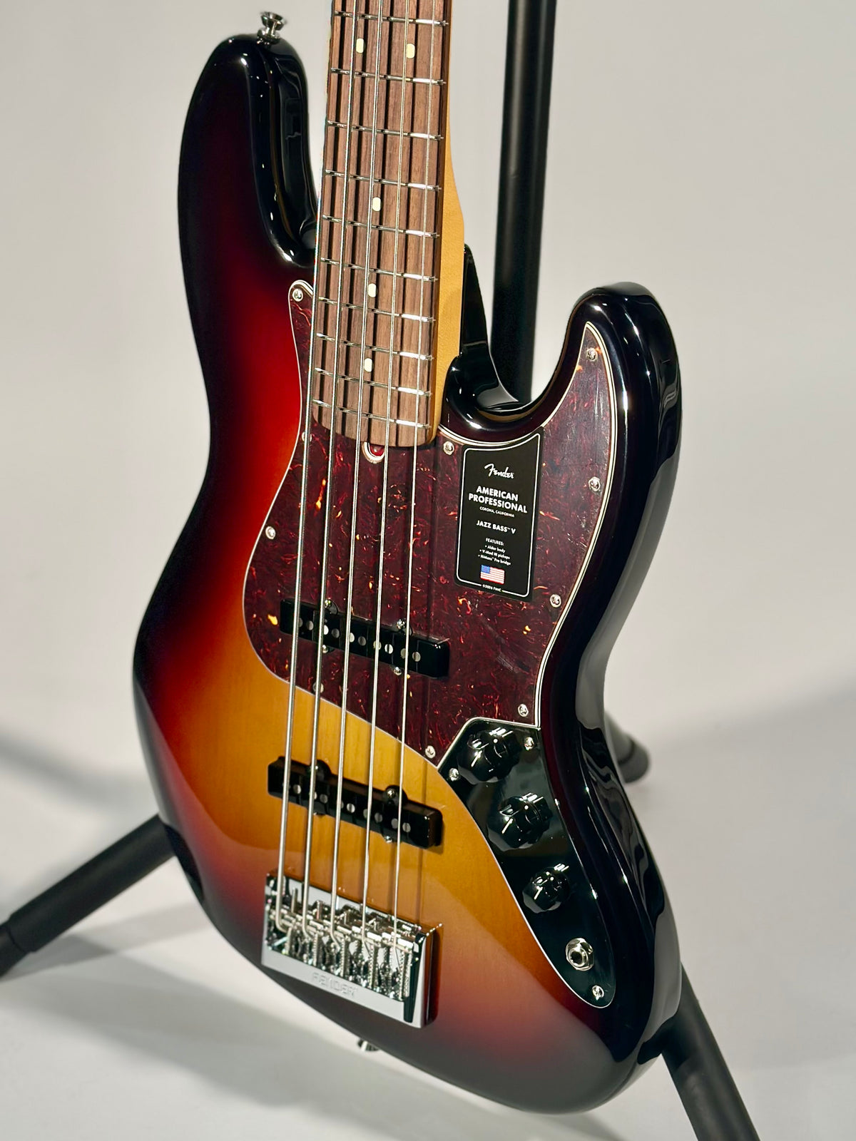 Fender American Professional Jazz Bass V, 3-Color Sunburst