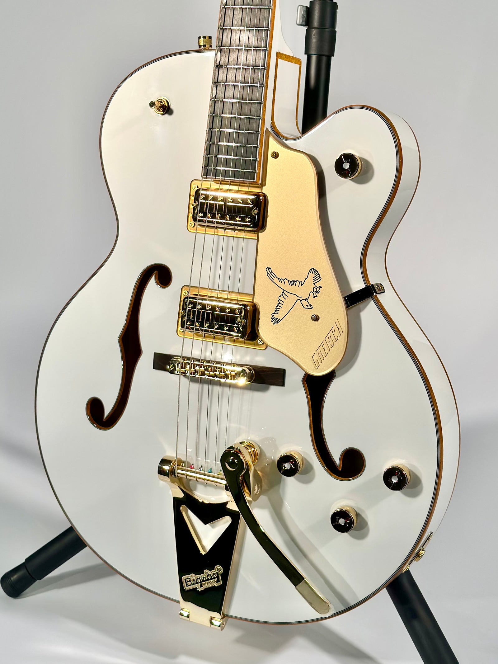 Gretsch Synchromatic Falcon Hollow Body Single-Cut with Bigsby, Snowcrest White