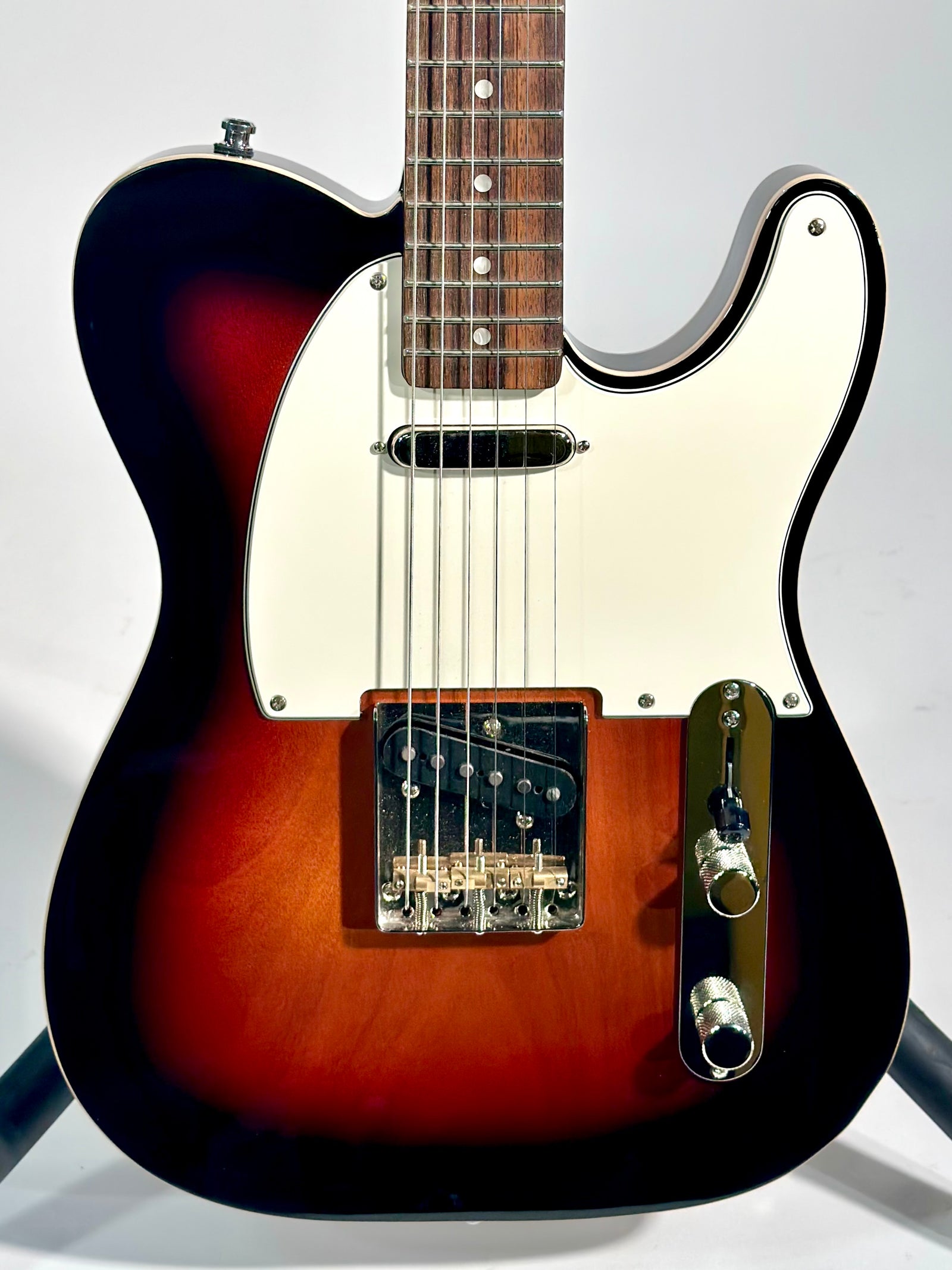 Squier Classic Vibe '60s Custom Telecaster, 3-Tone Sunburst (Consignment)