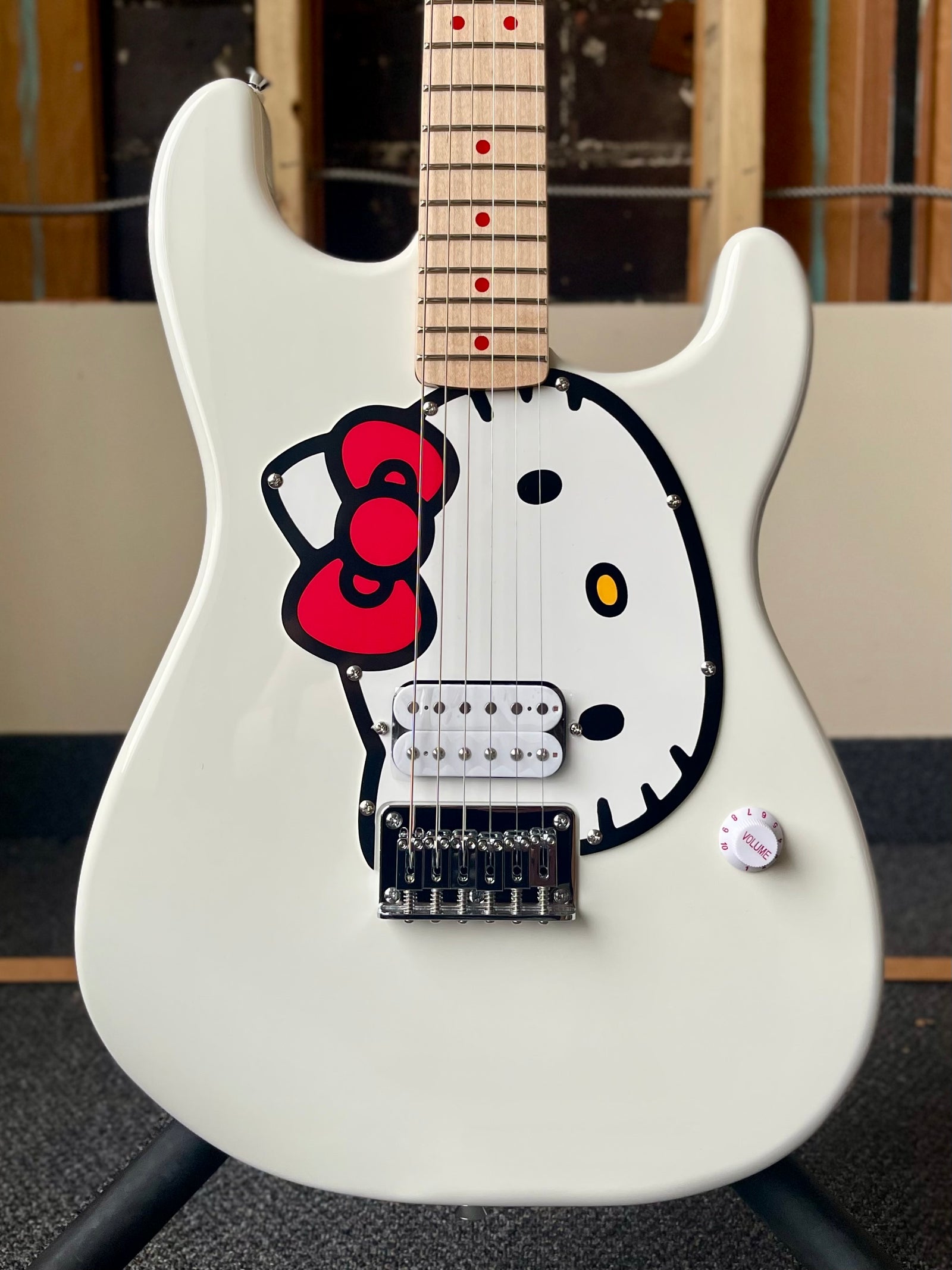 Squier Hello Kitty Stratocaster, White