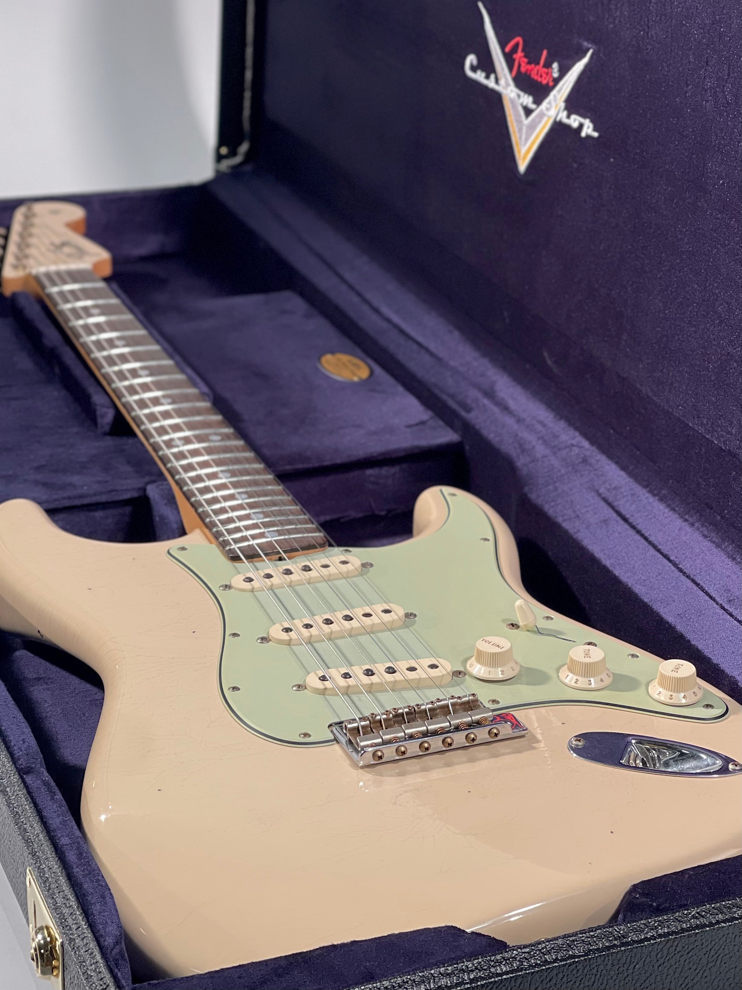 Fender Custom Shop 1965 Stratocaster Journeyman Relic, Desert Sand over Pink Paisley