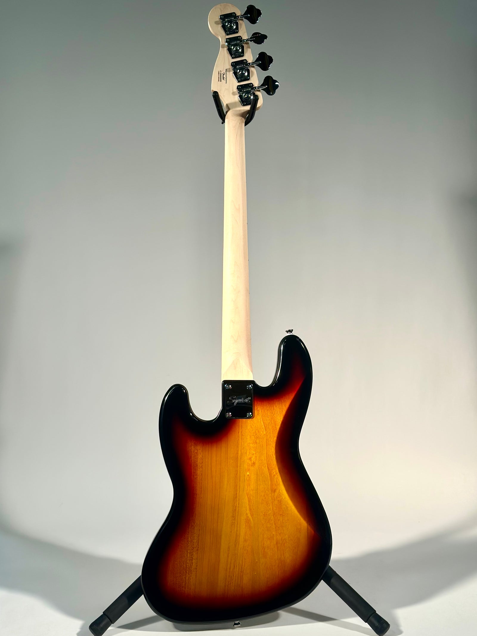 Squier Affinity Series Jazz Bass, 3-Colour Sunburst
