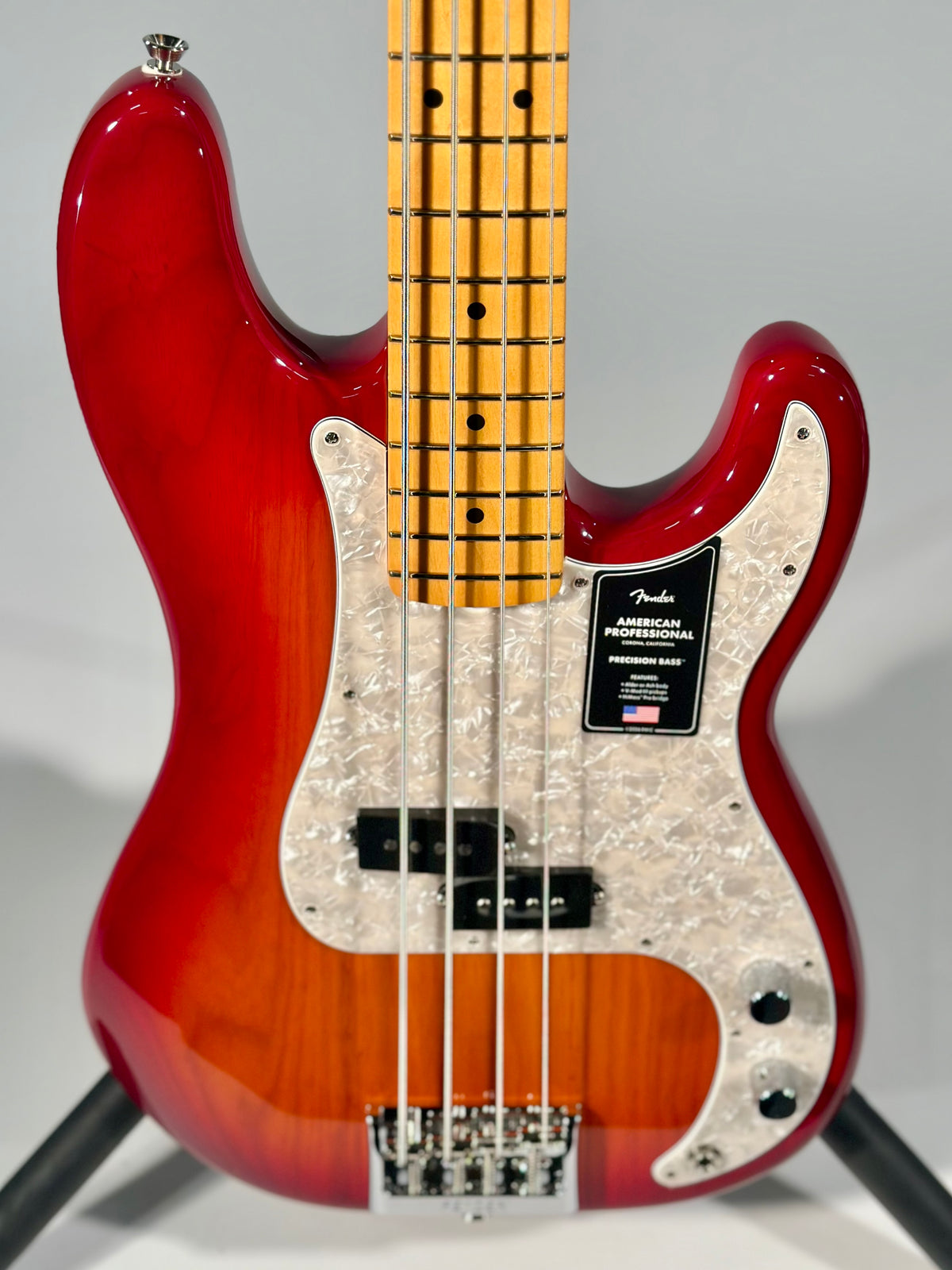 Fender American Professional Precision Bass, Aged Cherry Burst