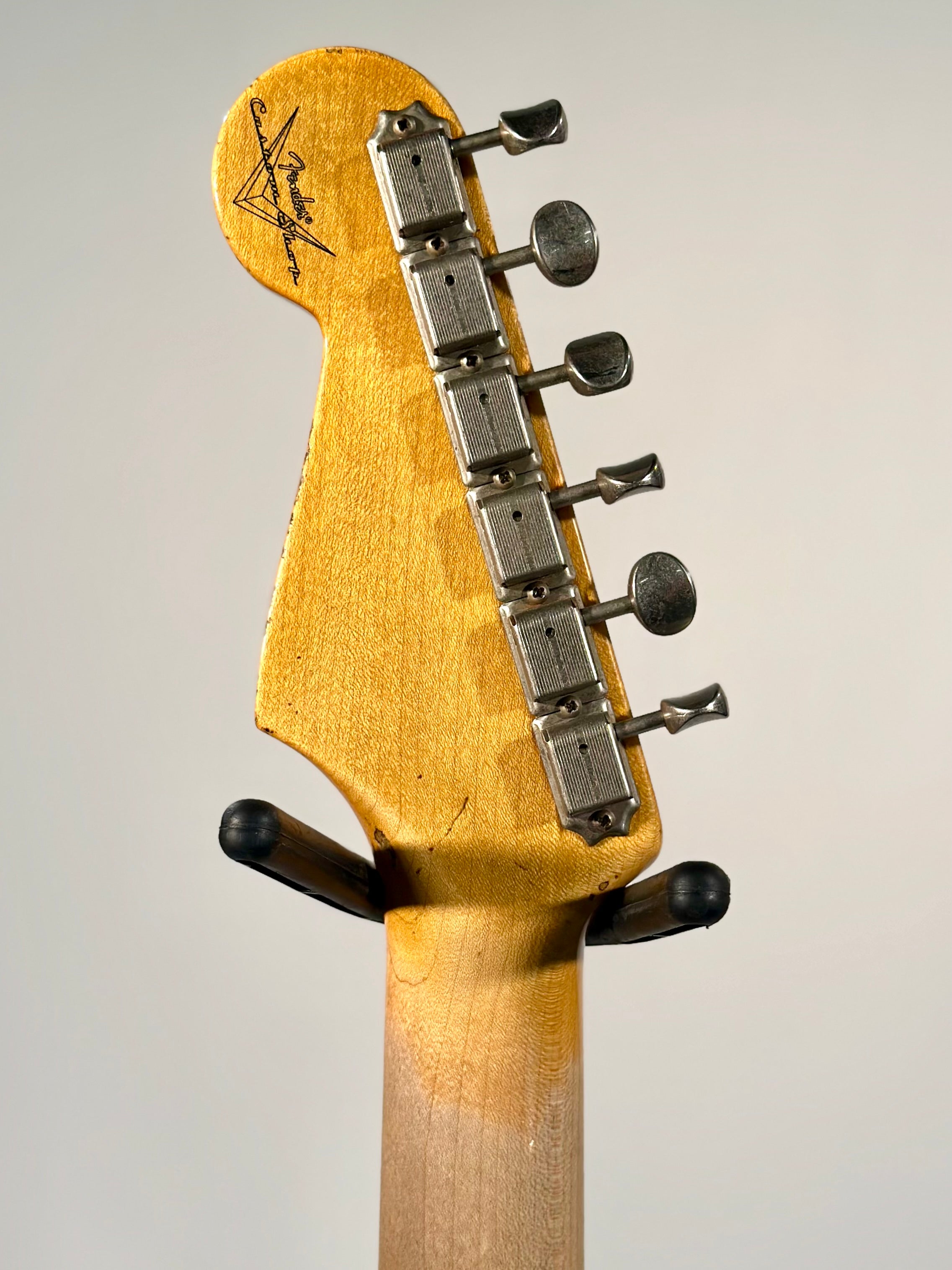 Fender Custom Shop Willcutt "The 63" Stratocaster Relic, 3-Tone Sunburst (Trade In)