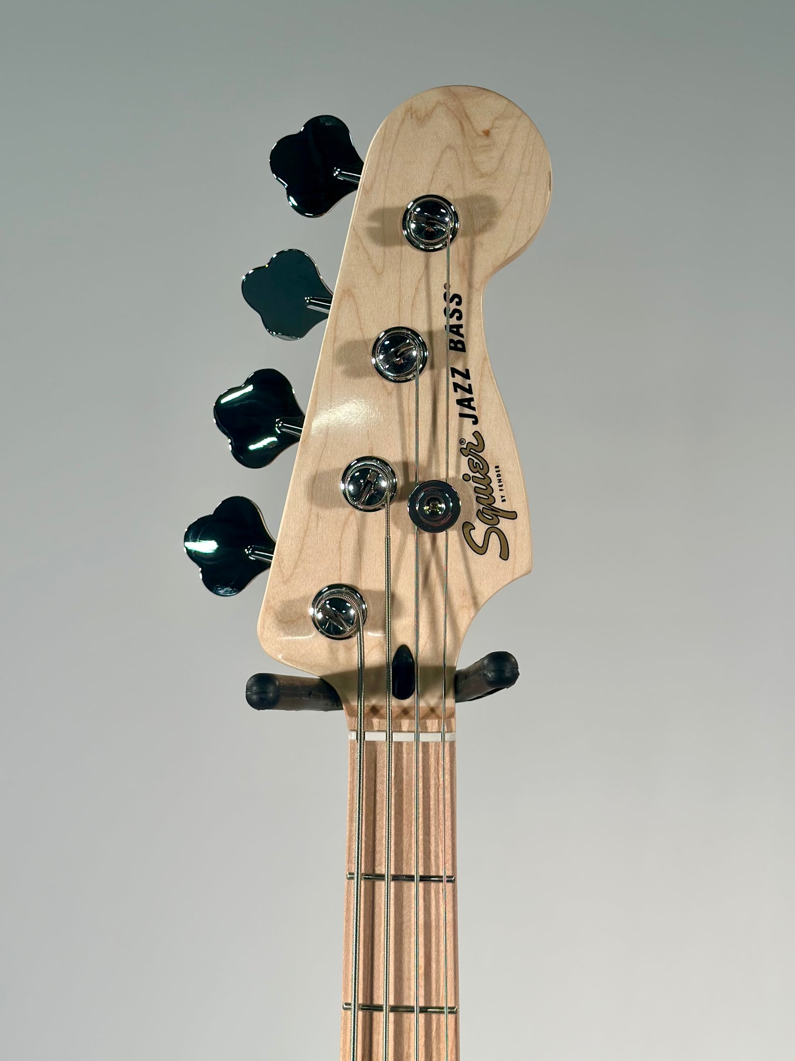Squier Affinity Series Jazz Bass, 3-Colour Sunburst