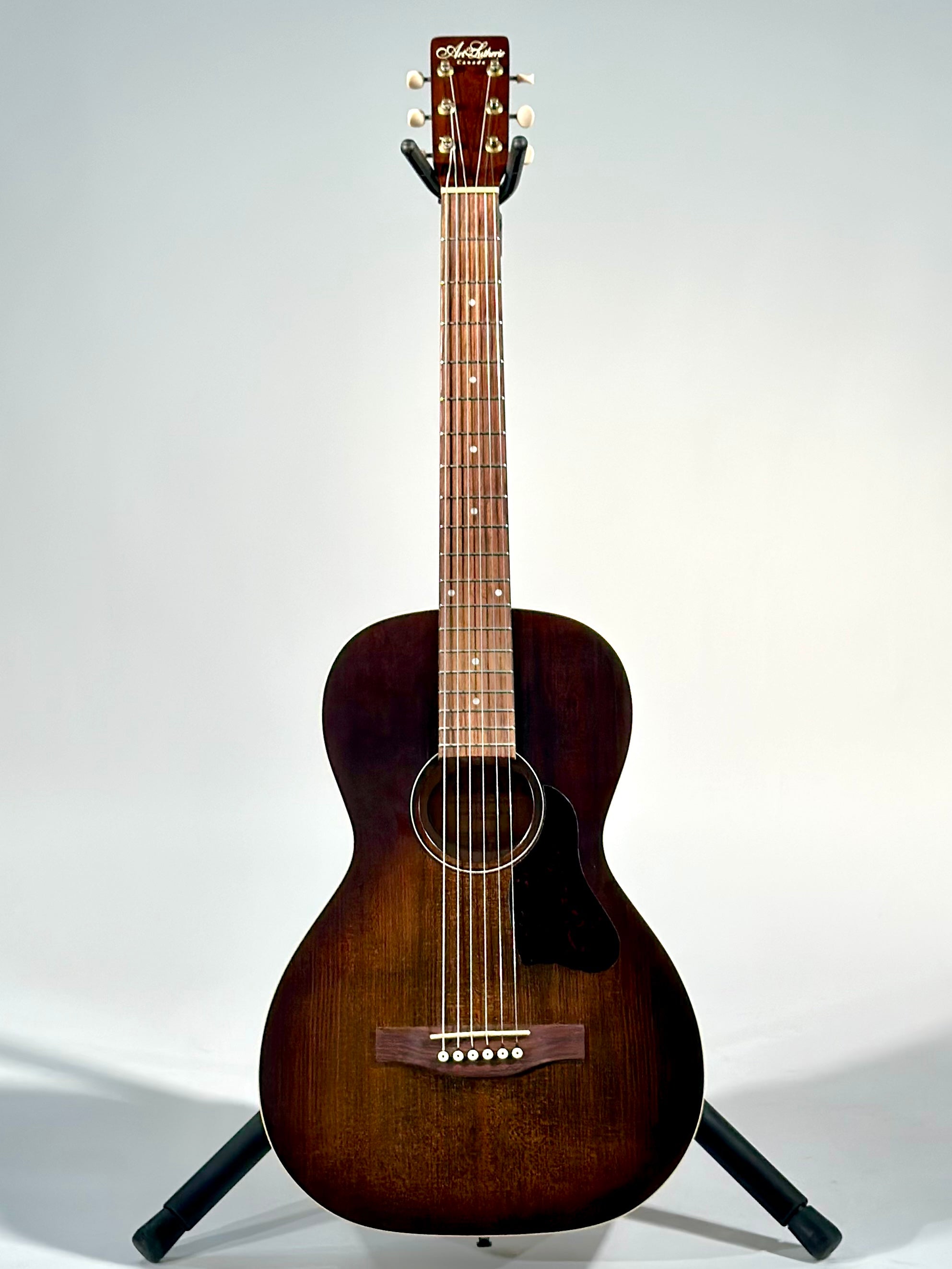Art & Lutherie Roadhouse Parlor (Trade In)