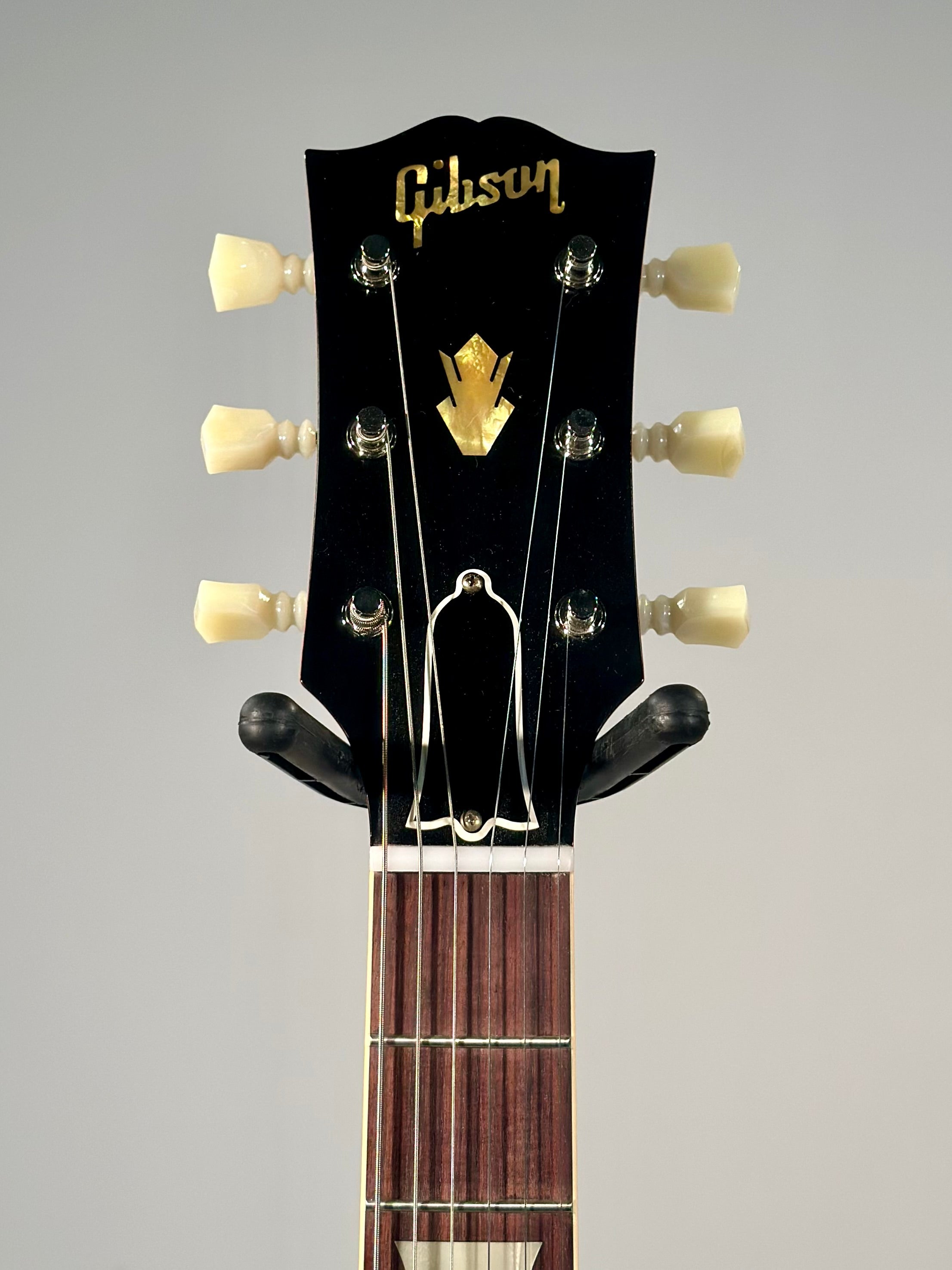 Gibson Custom Shop 1964 SG Standard Maestro VOS, Cherry