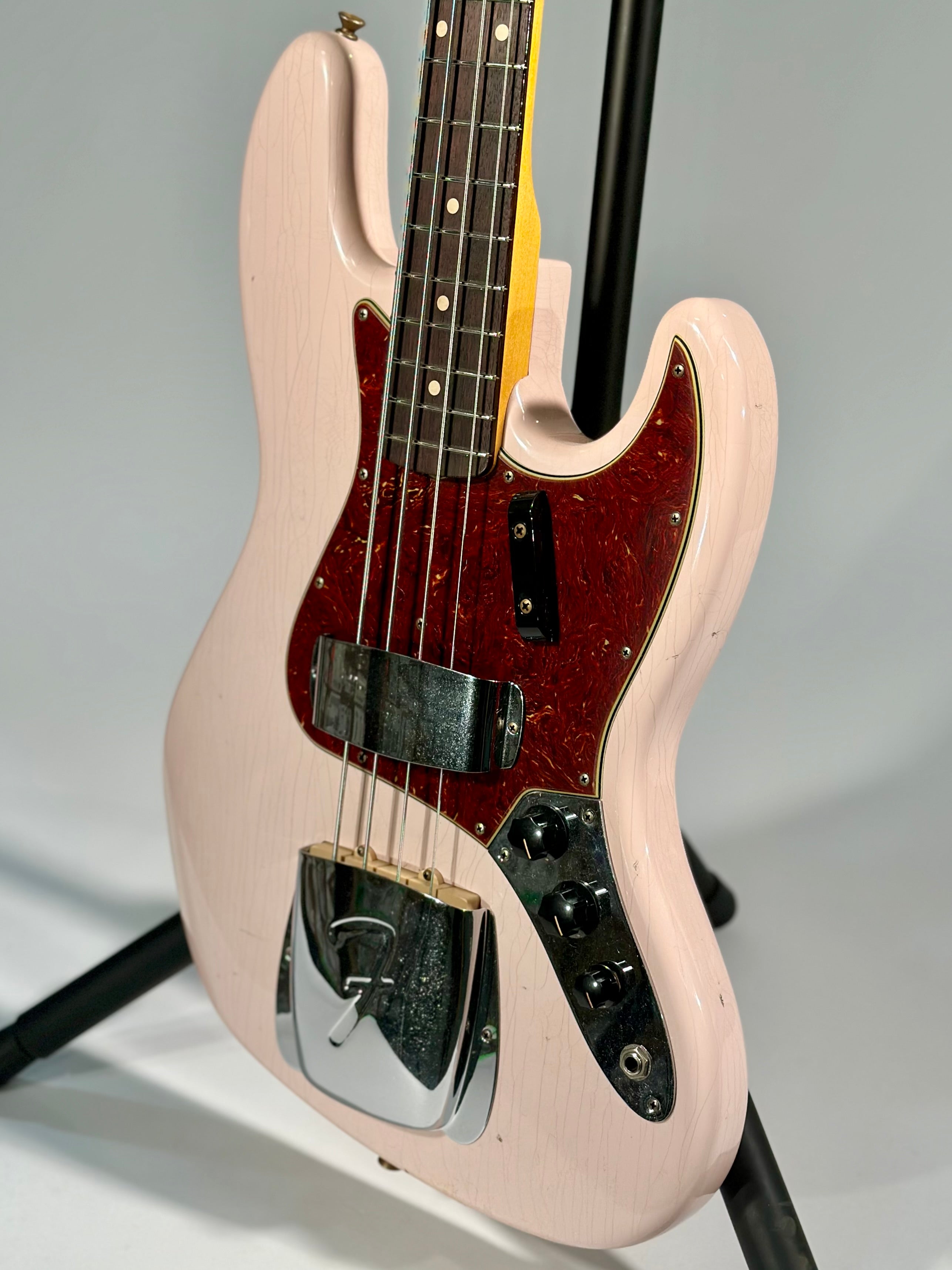 Fender Custom Shop 1964 Jazz Bass Journeyman Relic, Flash Pink/Olympic White