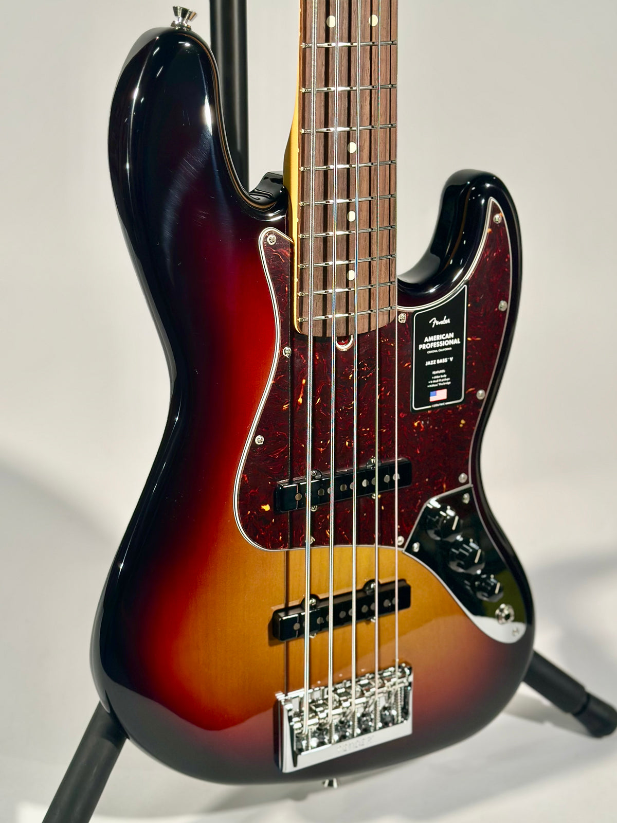 Fender American Professional Jazz Bass V, 3-Color Sunburst