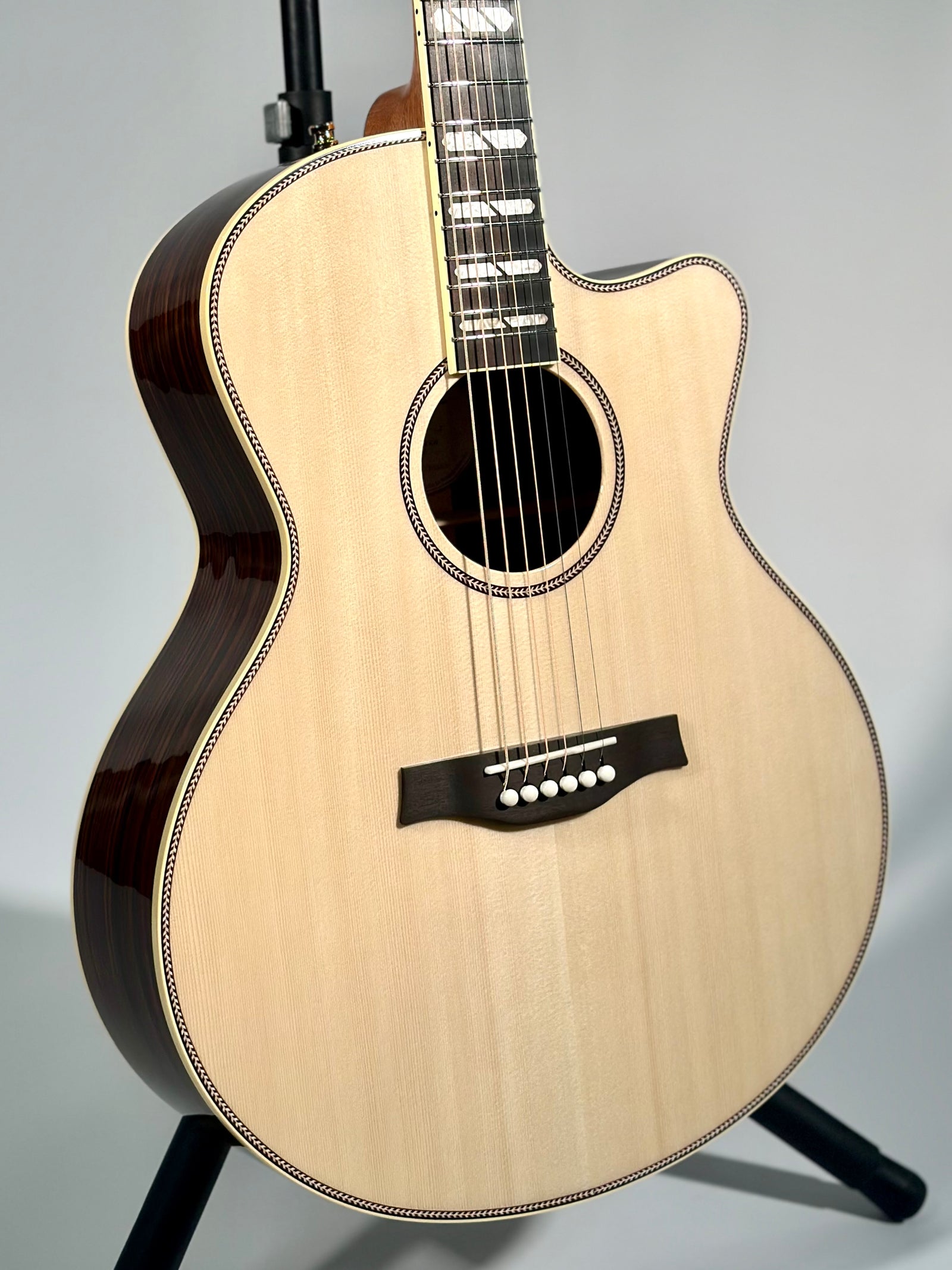 Godin Connaisseur MJ, Natural Rosewood