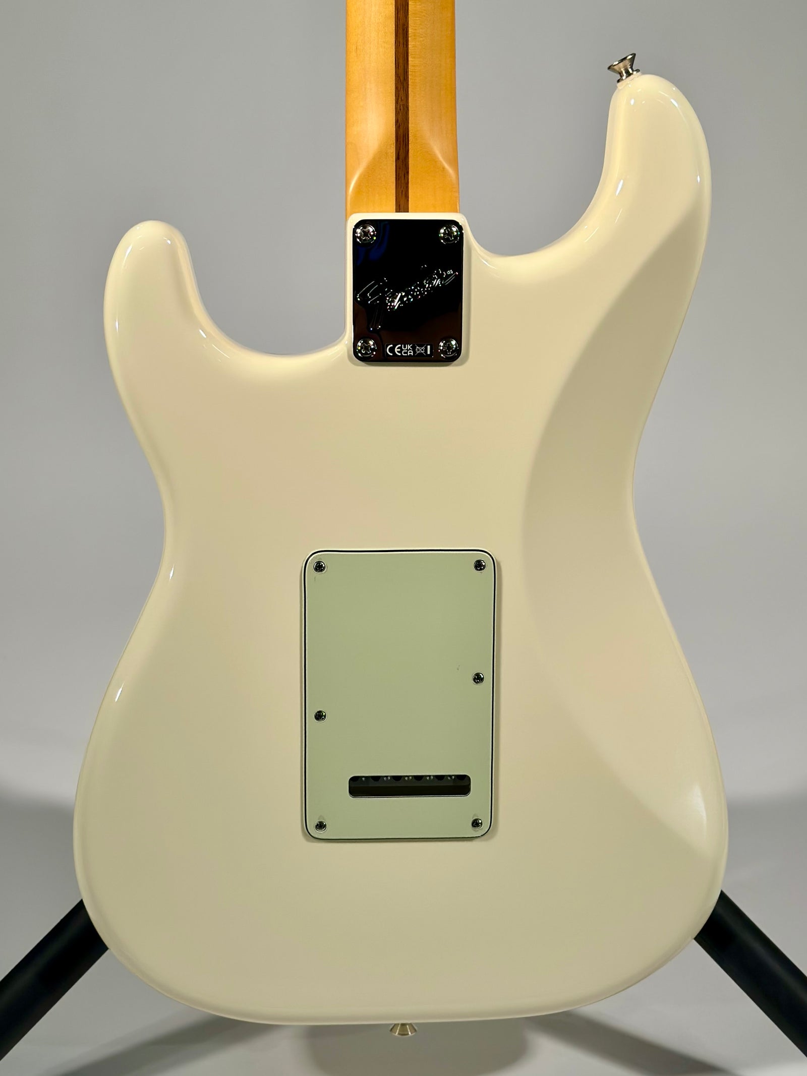 Fender Limited Edition Pro Classic Silent Stratocaster, Olympic White
