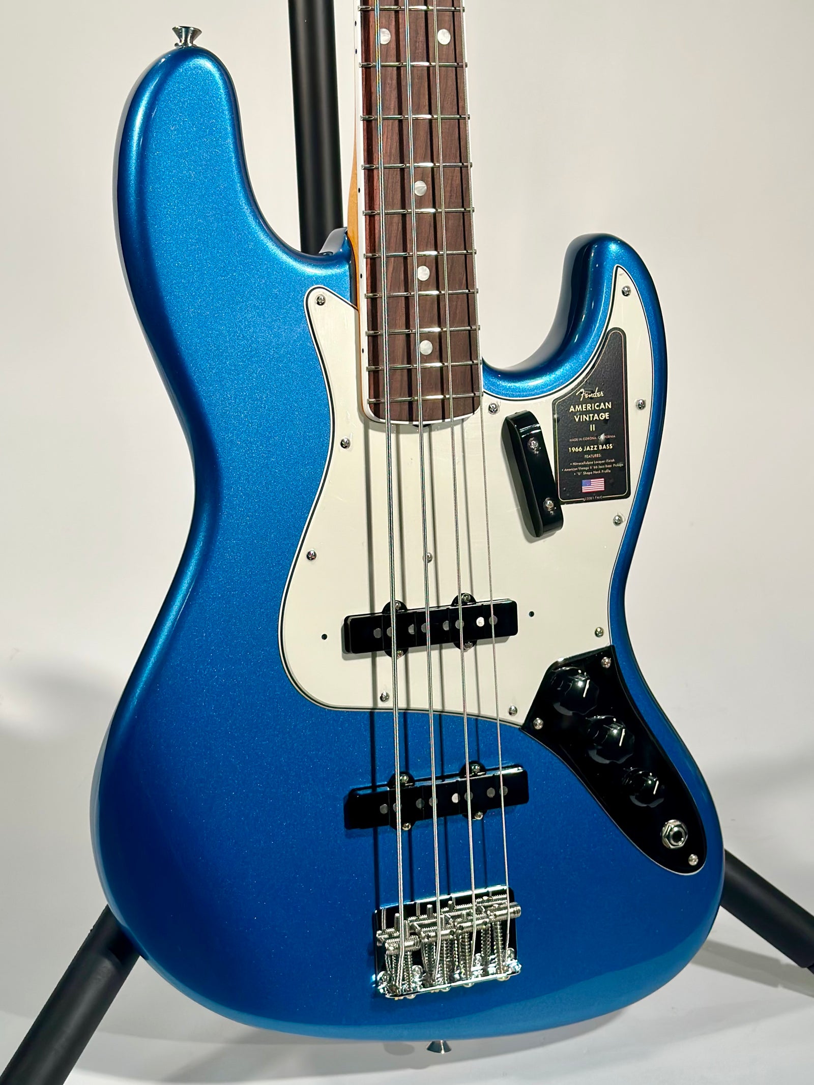 Fender American Vintage II 1966 Jazz Bass, Lake Placid Blue