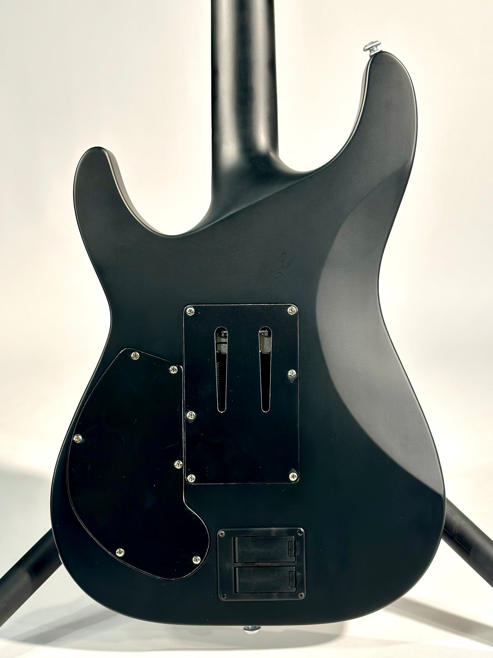 Schecter Damien Platinum-6, Floyd Rose, Sustainiac, Satin Black (Finish Flaw)
