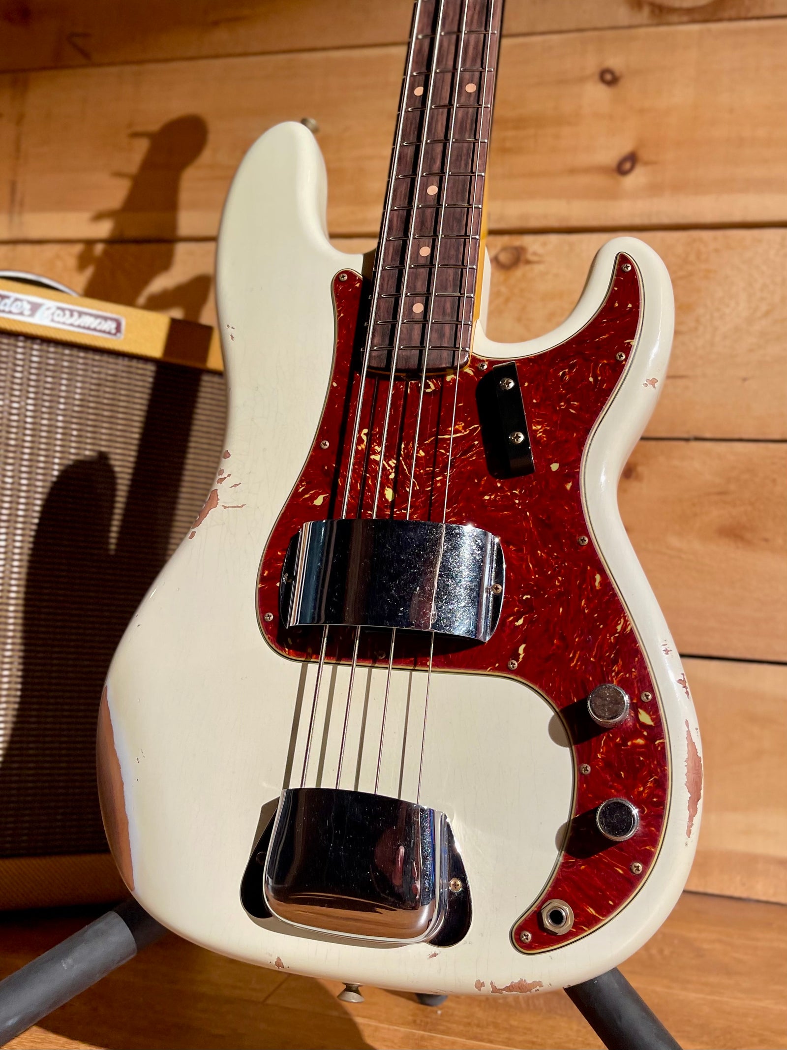 Fender Custom Shop 1960 Precision Bass Relic,  Rosewood Fingerboard, Super Faded Aged Olympic White