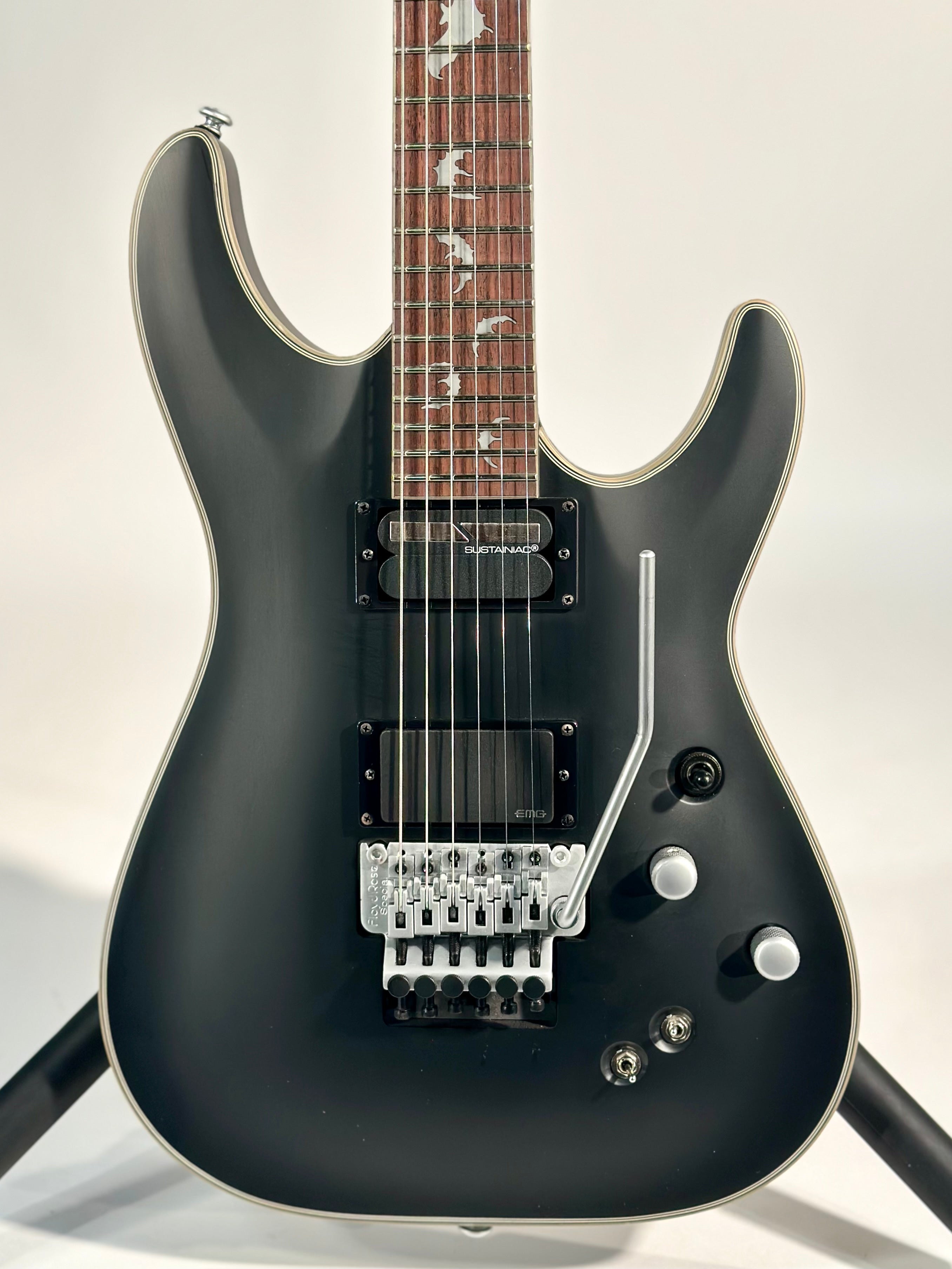 Schecter Damien Platinum-6, Floyd Rose, Sustainiac, Satin Black (Finish Flaw)