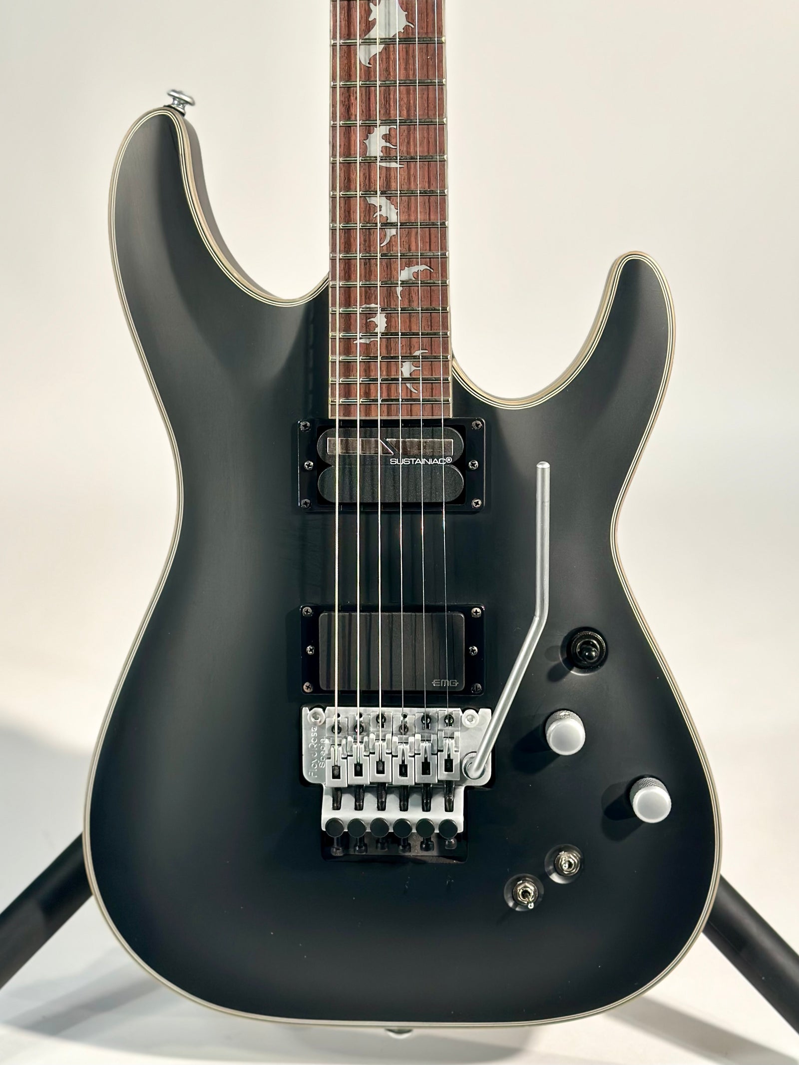 Schecter Damien Platinum-6, Floyd Rose, Sustainiac, Satin Black (Finish Flaw)