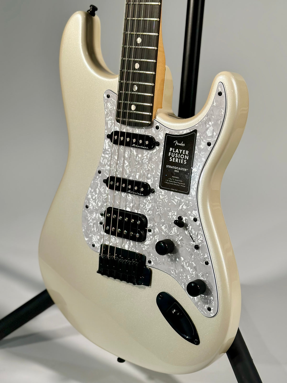 Fender Limited Edition Player Fusion Stratocaster HSS, Olympic Pearl