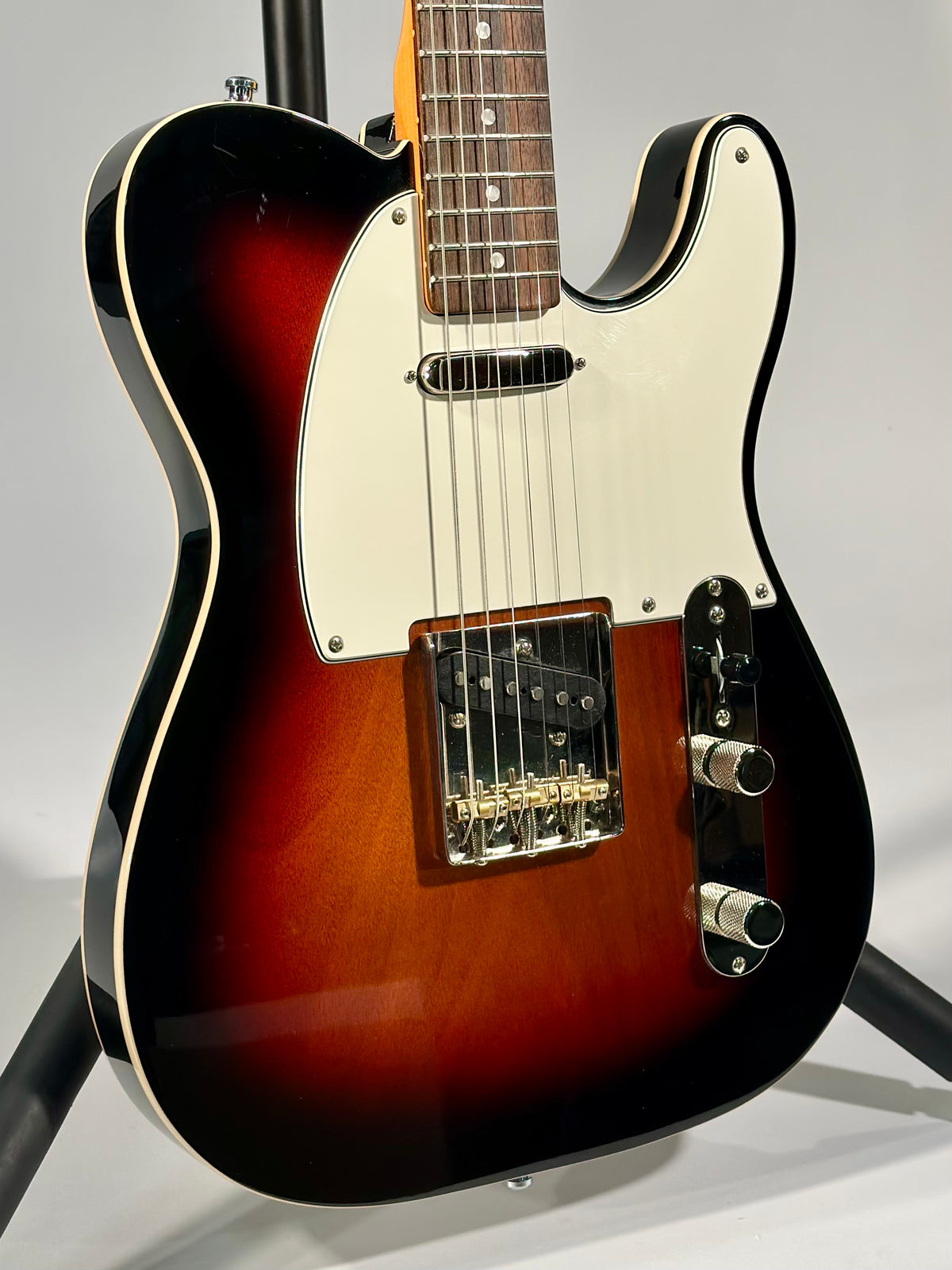 Squier  Classic Vibe '60s Telecaster, 3-Color Sunburst (Trade In)