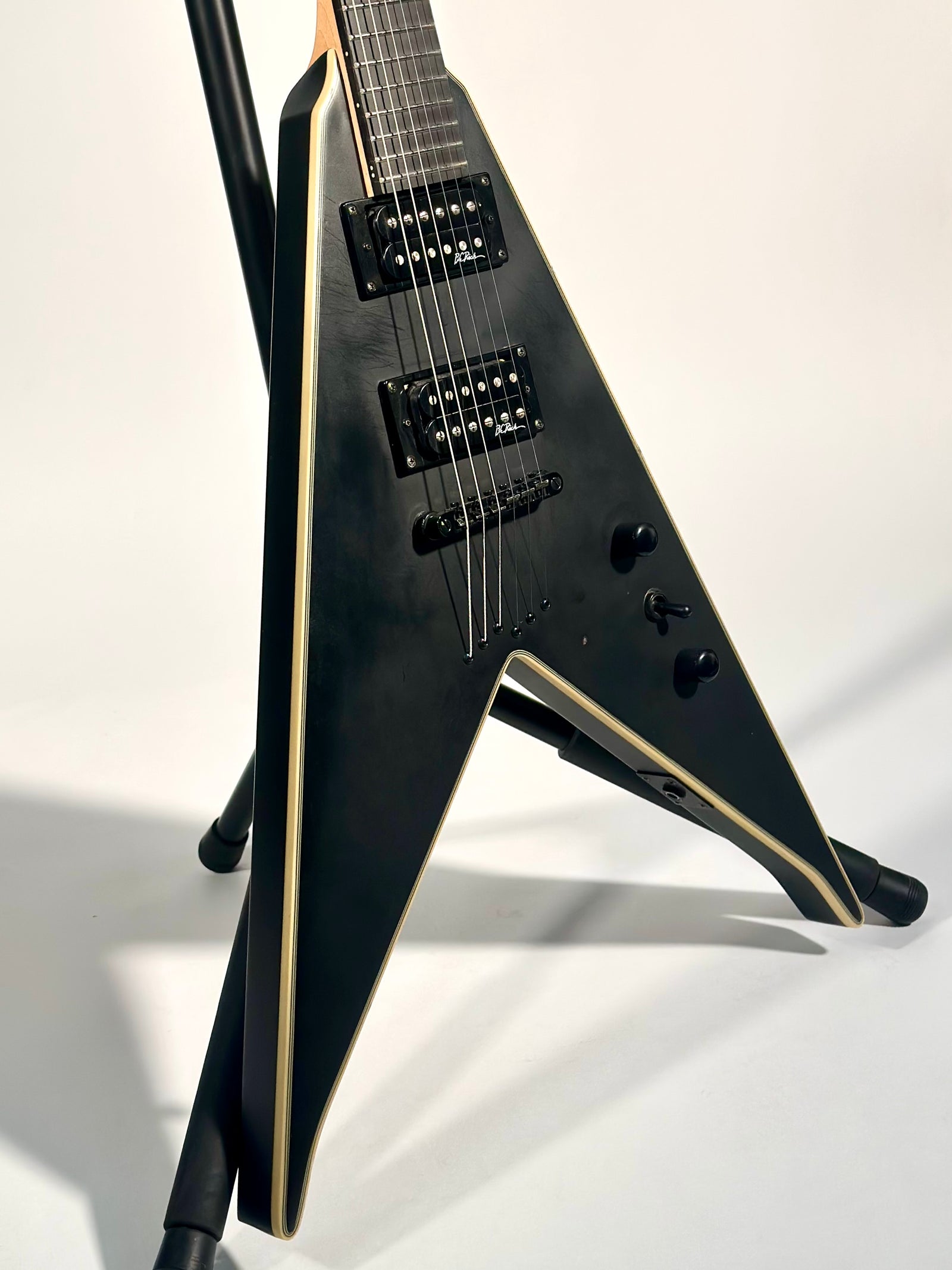 B.C. Rich Jr. V IT Invisibolt, Satin Shadow (Trade In)