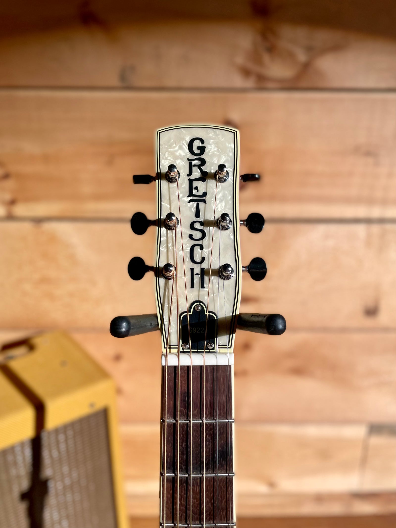 Gretsch G9221 Bobtail™ Steel Round-Neck Resonator Guitar