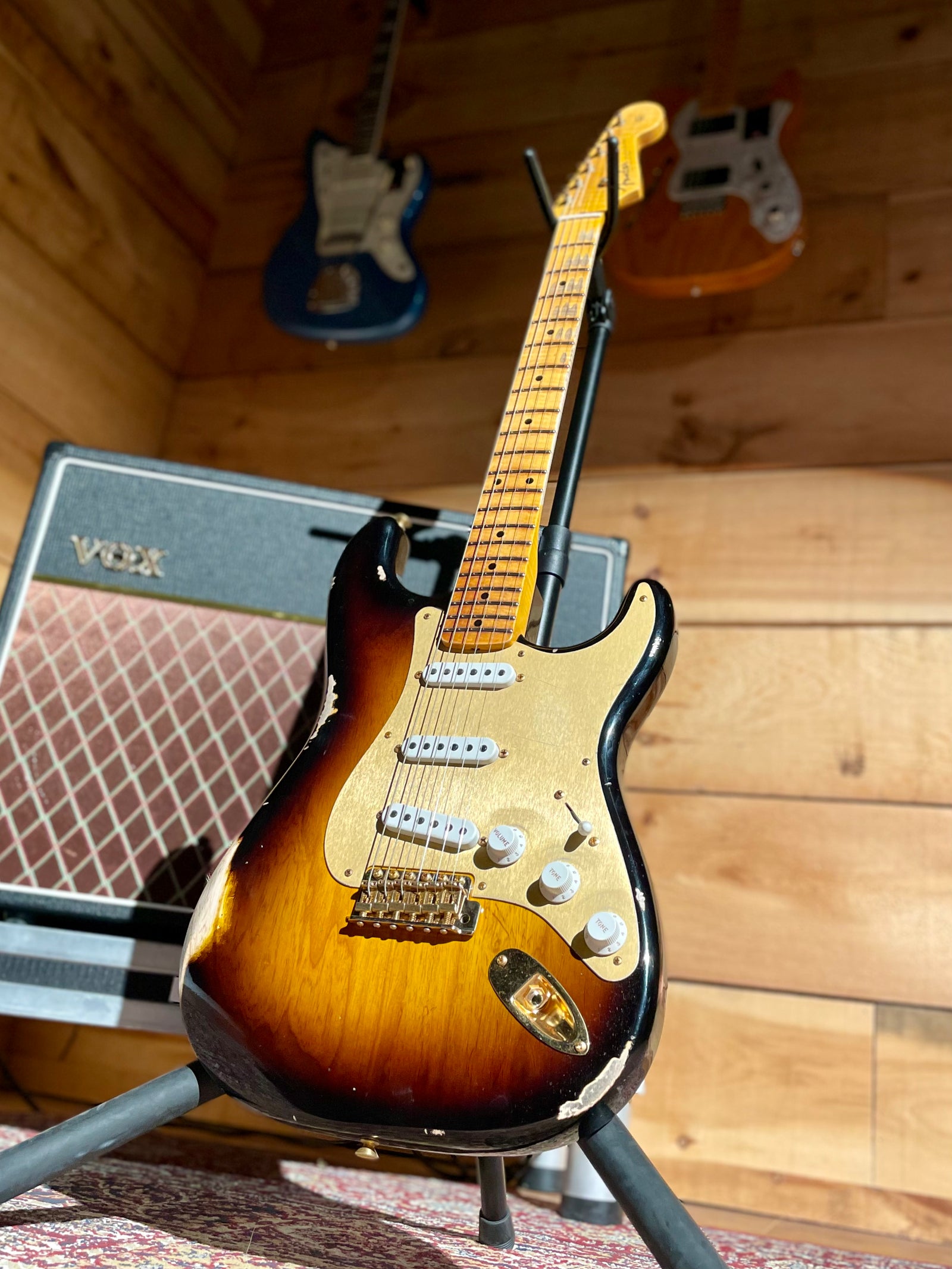 Fender Custom Shop Limited Edition '55 Bone Tone Stratocaster Relic, 2A Flame Maple Fingerboard, Wide-Fade 2-Color Sunburst with Gold Hardware