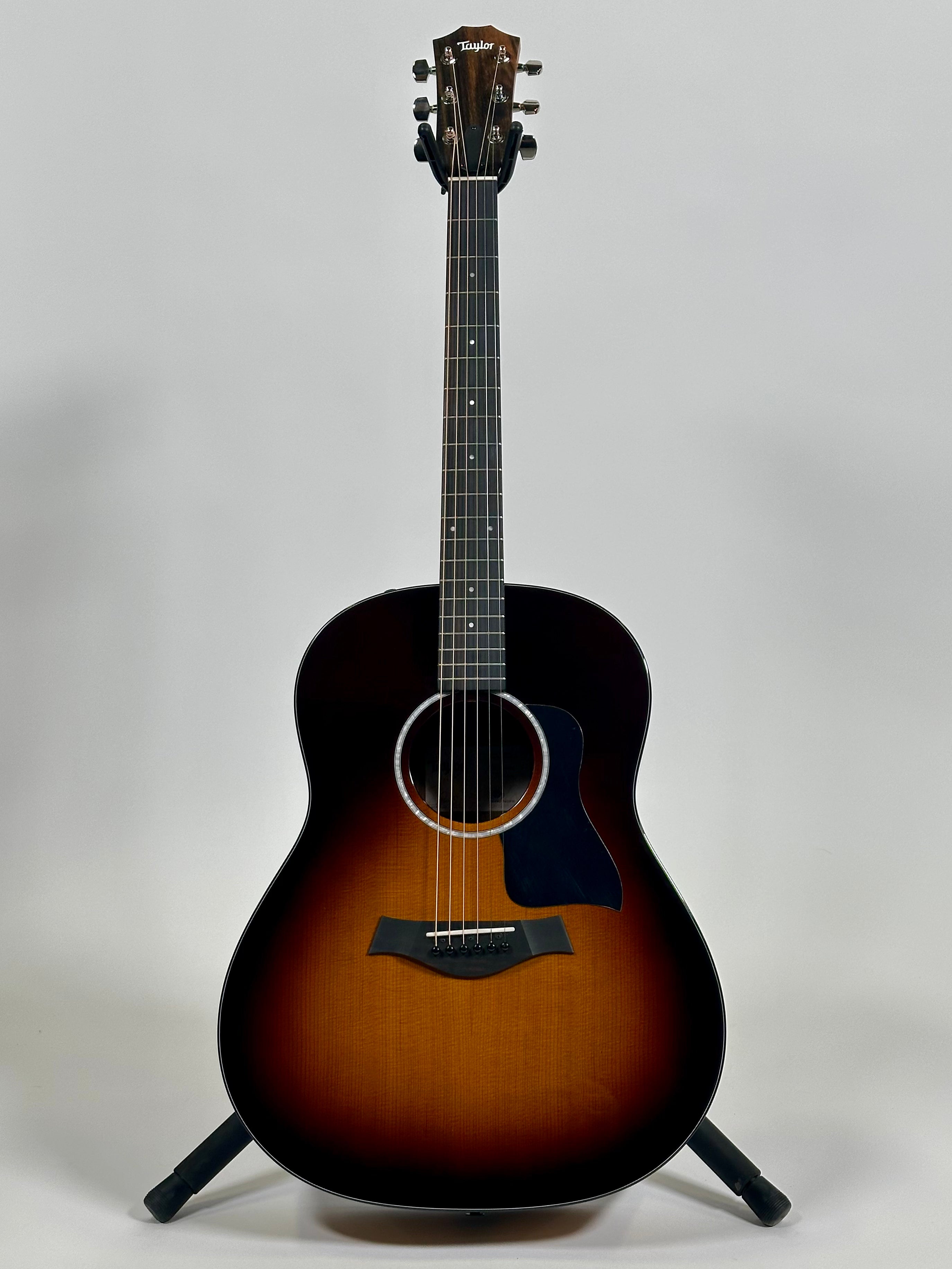 Taylor 217e-SB Plus, Spruce/Rosewood, Sunburst