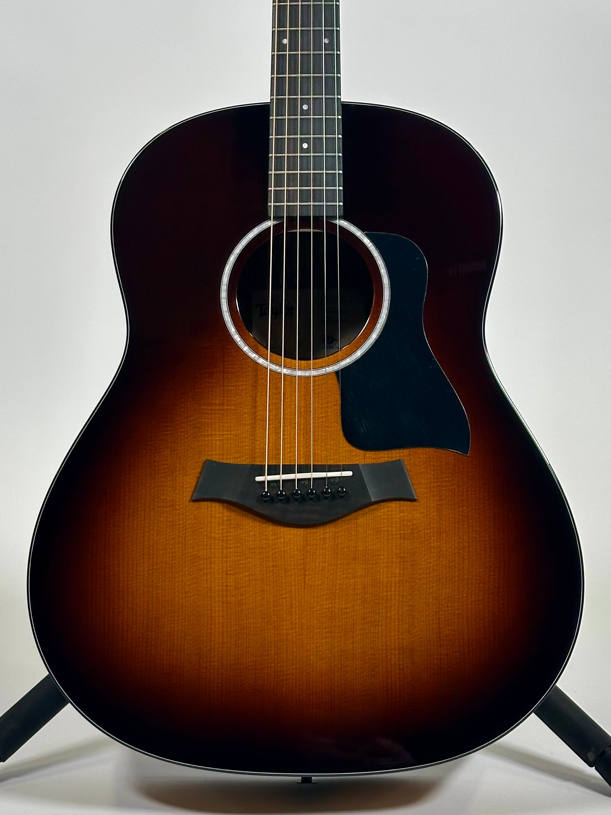 Taylor 217e-SB Plus, Spruce/Rosewood, Sunburst