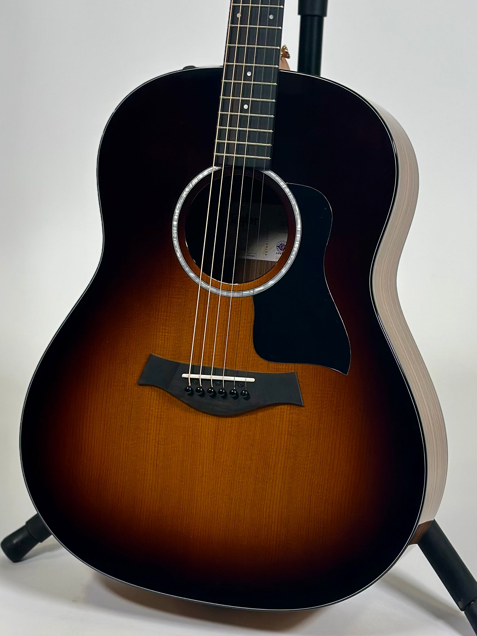 Taylor 217e-SB Plus, Spruce/Rosewood, Sunburst