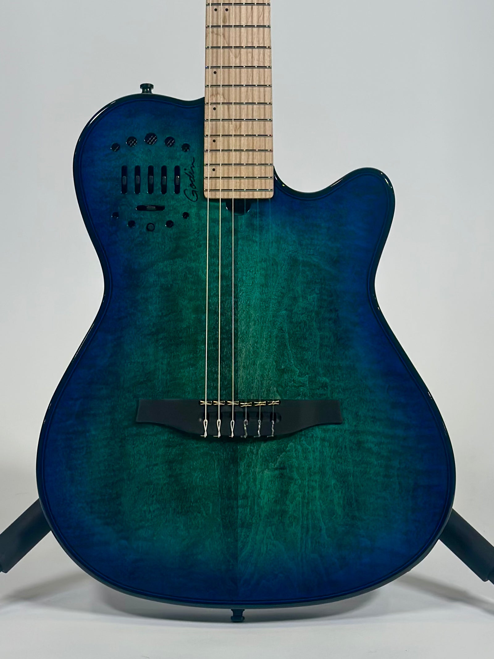 Godin Multiac Nylon, Limited Edition Opalburst