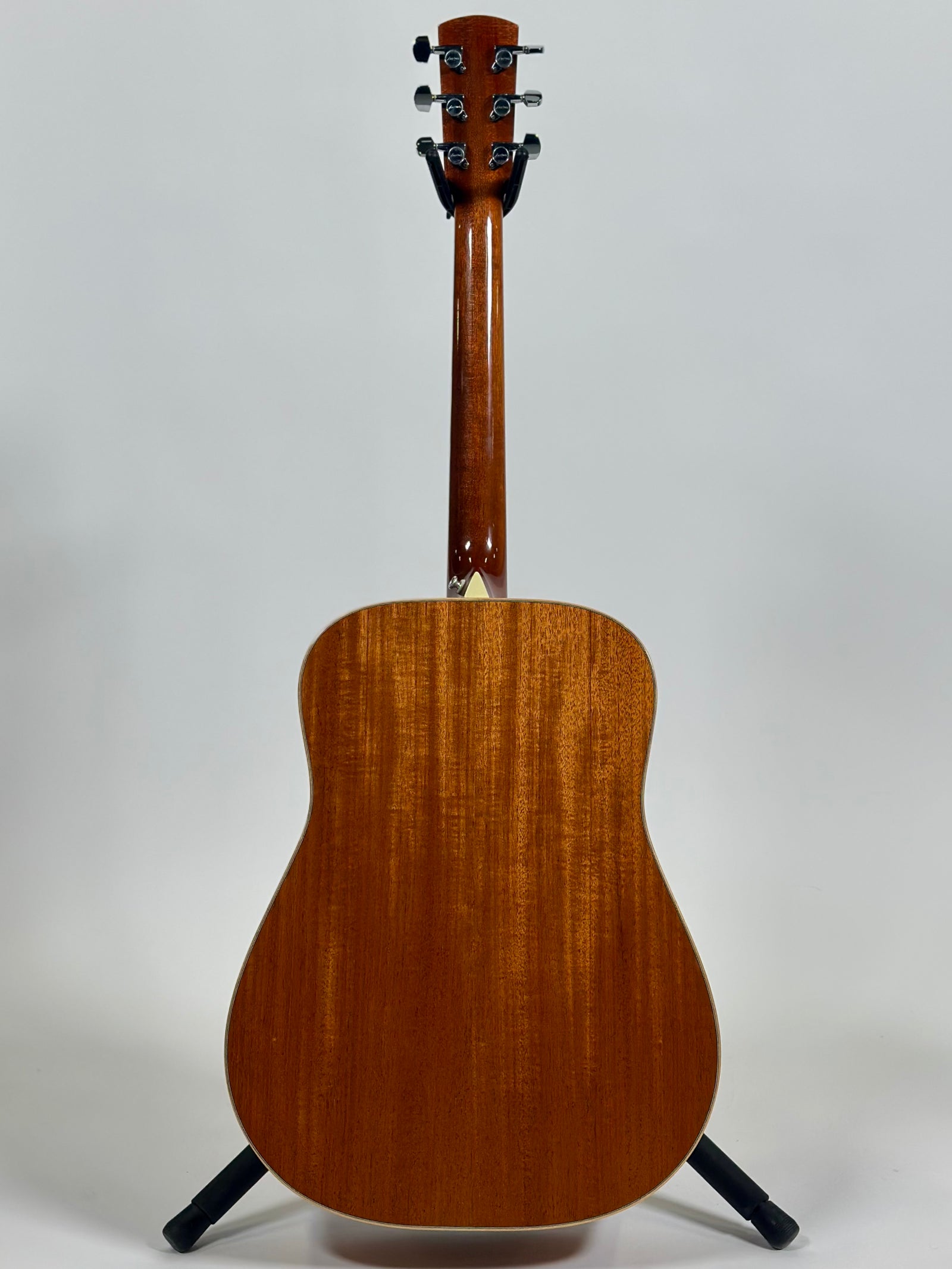 Larrivee D-05 Mahogany (Consignment)