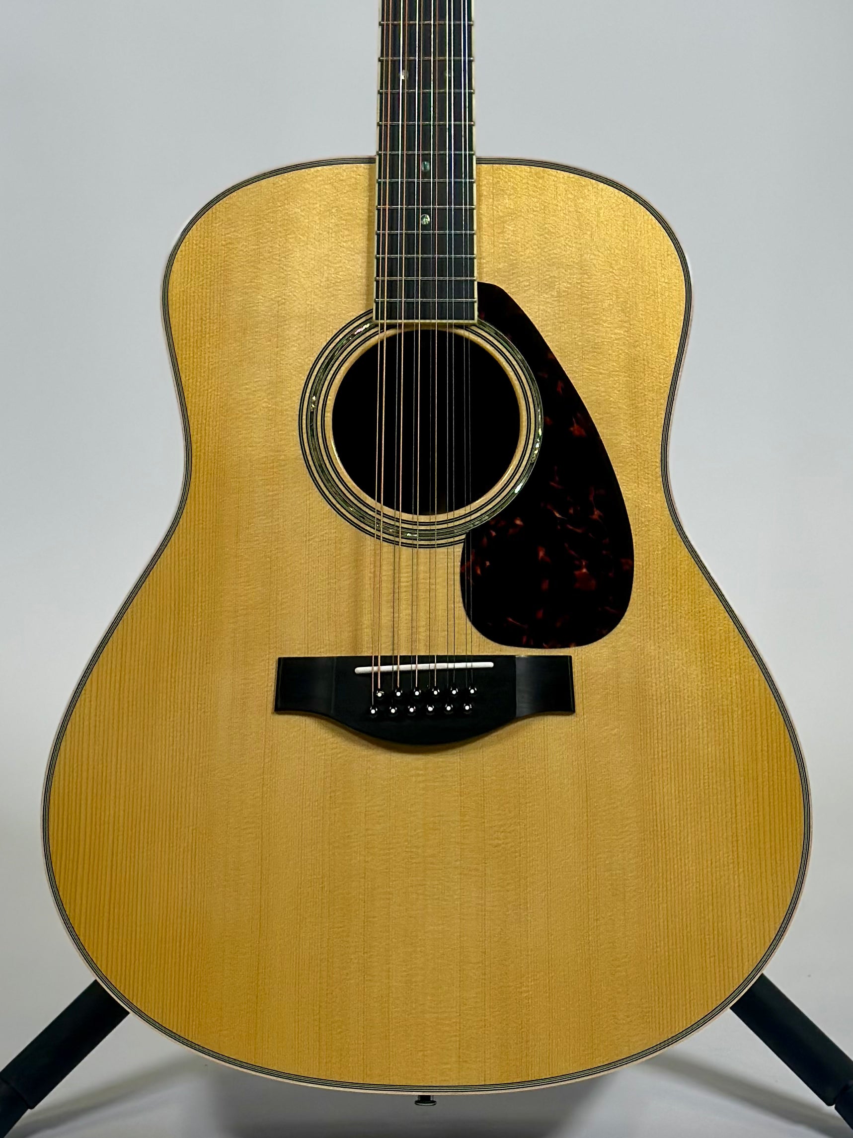 Yamaha LL16-12 ARE, 12-String, Spruce/Rosewood, Natural
