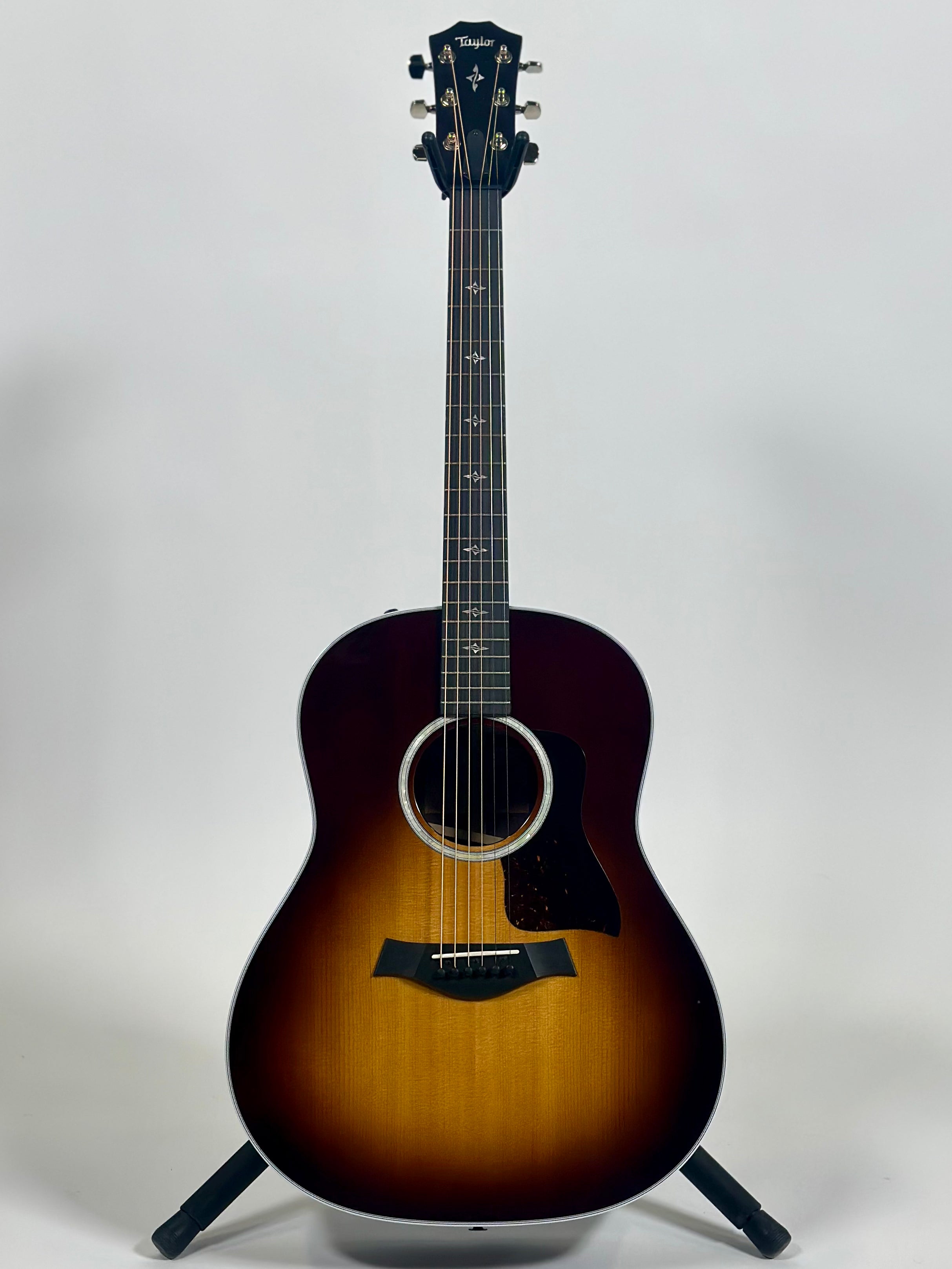 Taylor 417e-R, Tobacco Sunburst, Sitka Spruce/Indian Rosewood (Scratch & Dent)