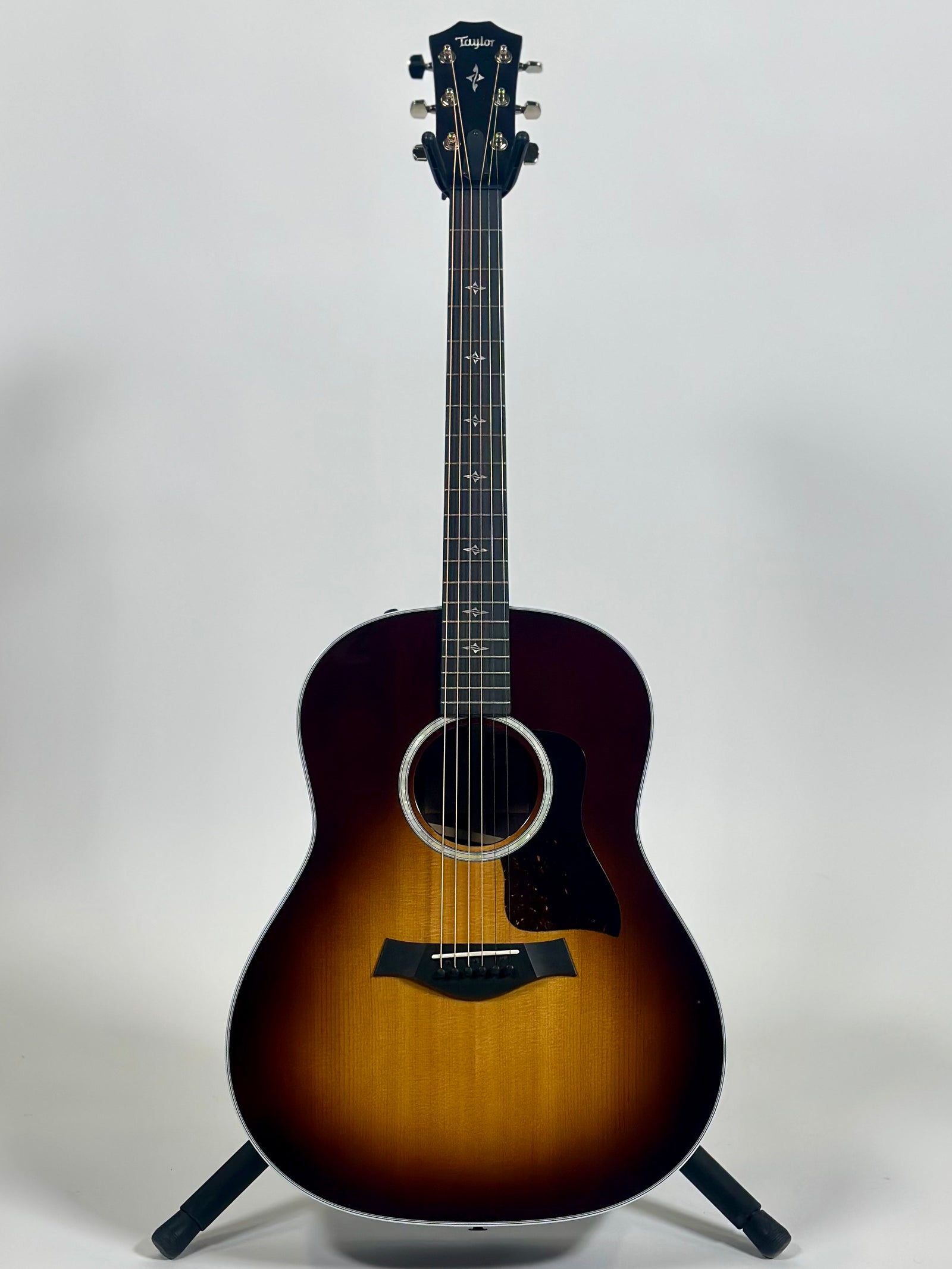 Taylor 417e-R, Tobacco Sunburst, Sitka Spruce/Indian Rosewood (Scratch & Dent)