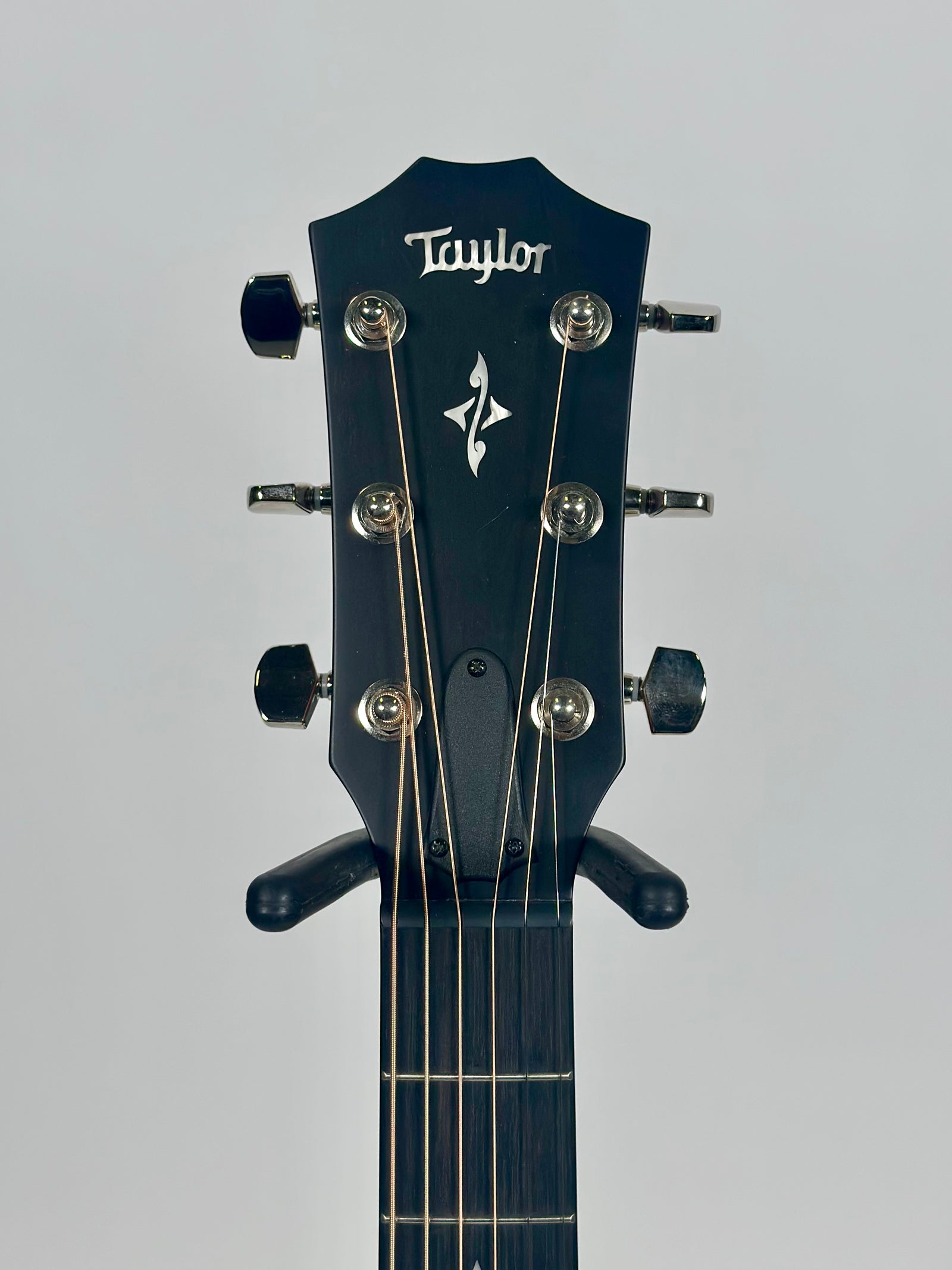 Taylor 417e-R, Tobacco Sunburst, Sitka Spruce/Indian Rosewood (Scratch & Dent)