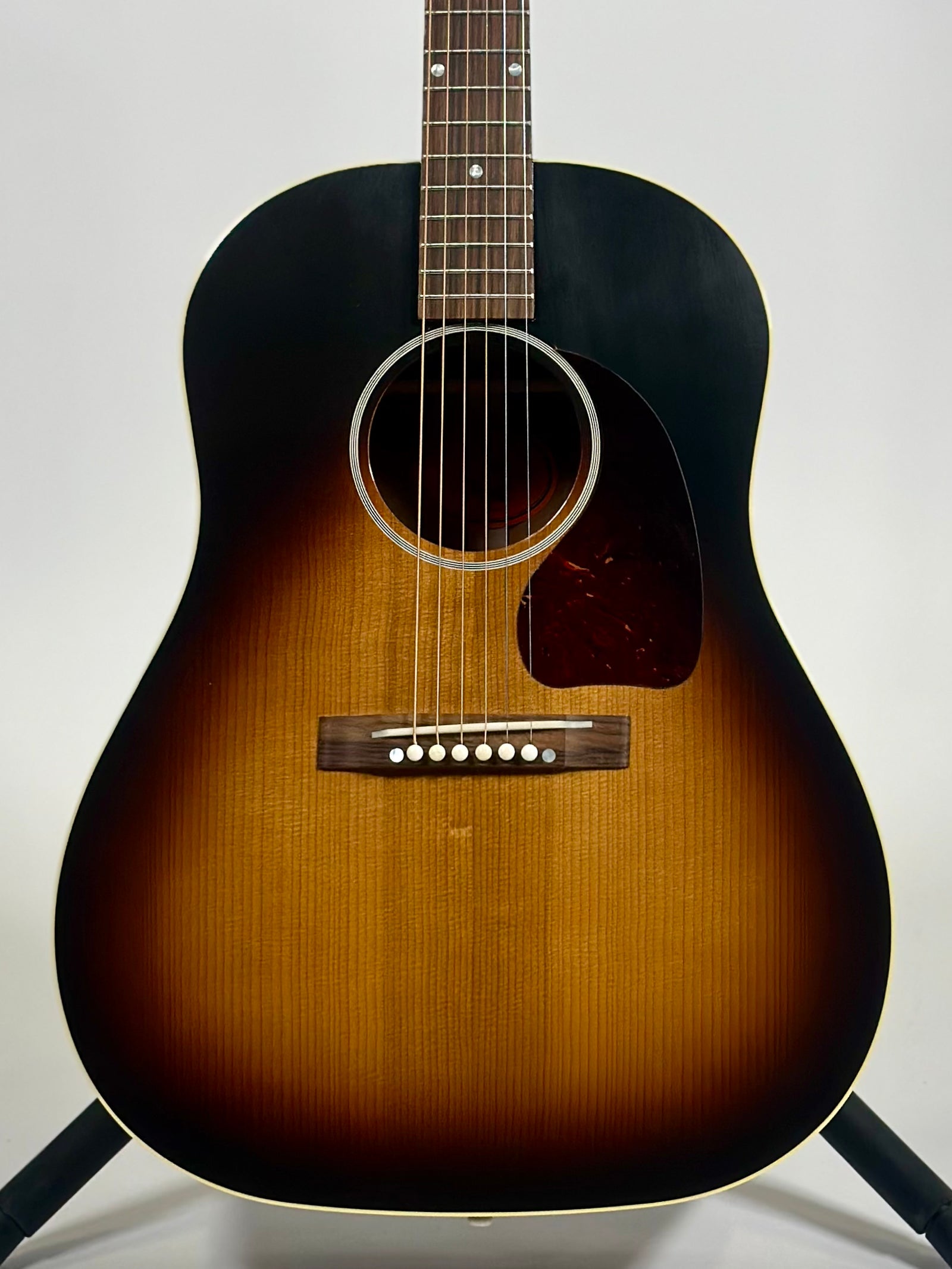 Gibson Custom Shop 1942 Banner J-45, Vintage Sunburst