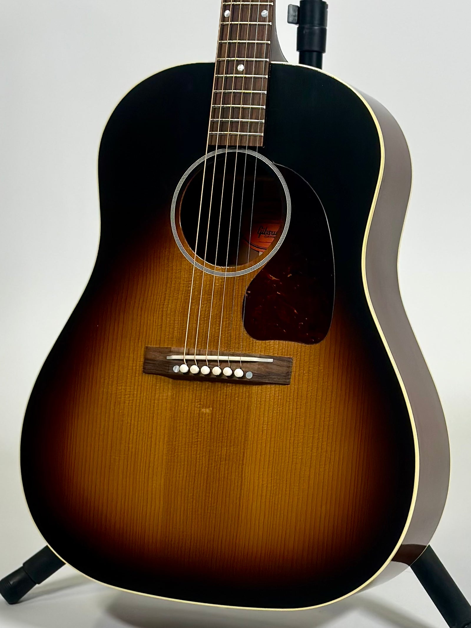 Gibson Custom Shop 1942 Banner J-45, Vintage Sunburst