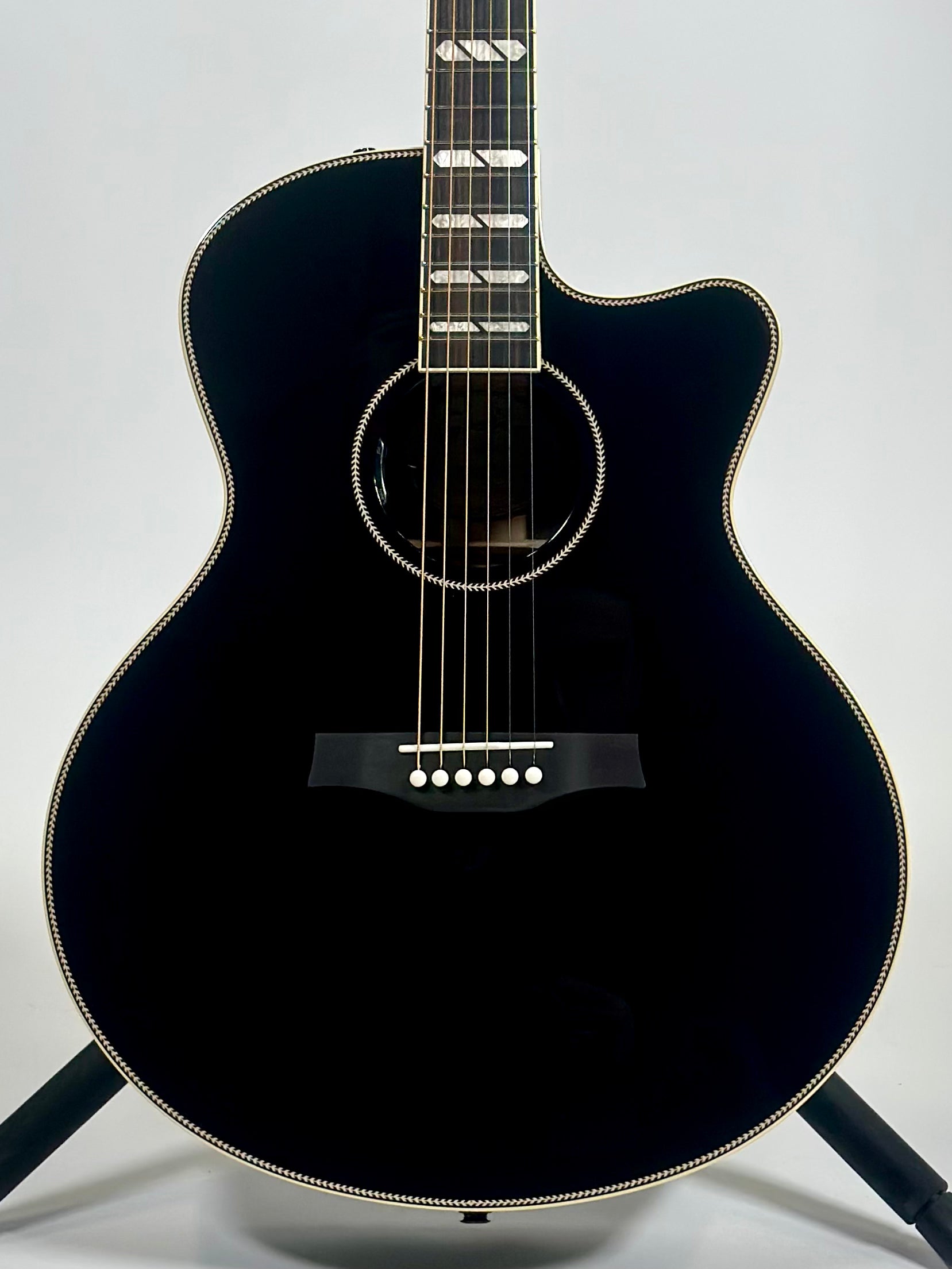 Godin Connaisseur MJ, Black