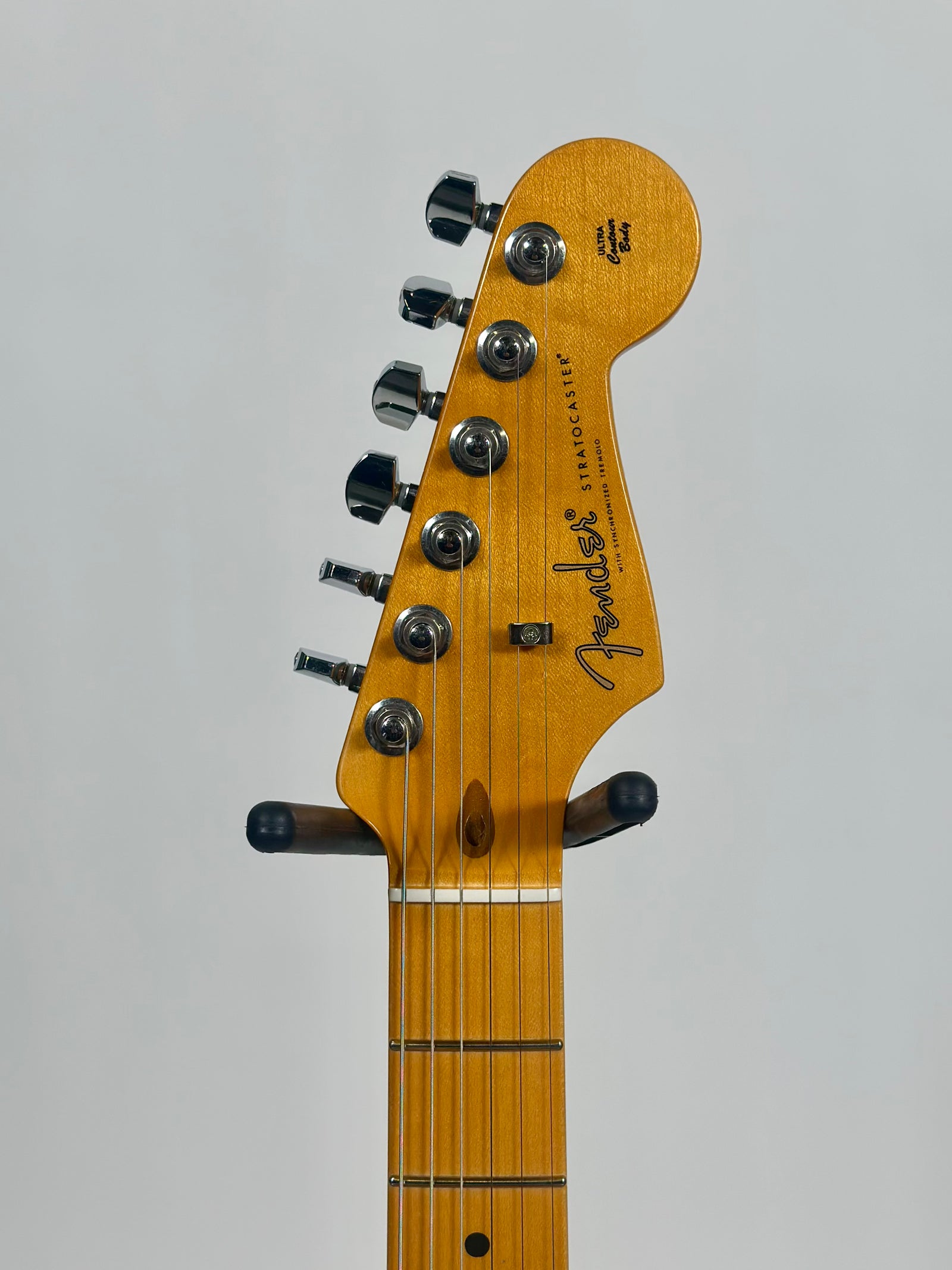 Fender Limited Edition American Ultra Luxe '60s Stratocaster, Maple Fingerboard, Ice Blue Metallic