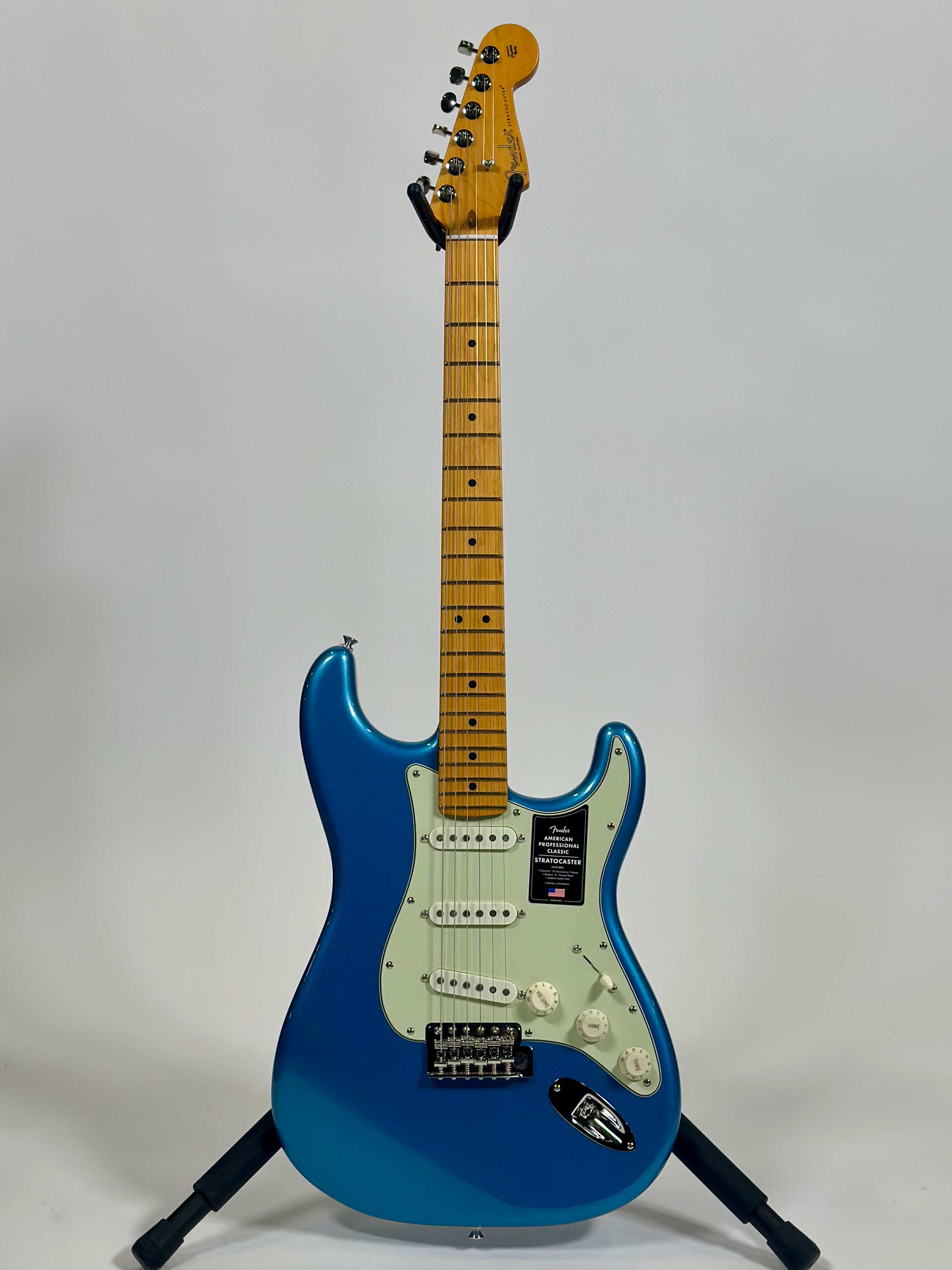 Fender American Professional Classic Stratocaster, Faded Lake Placid Blue